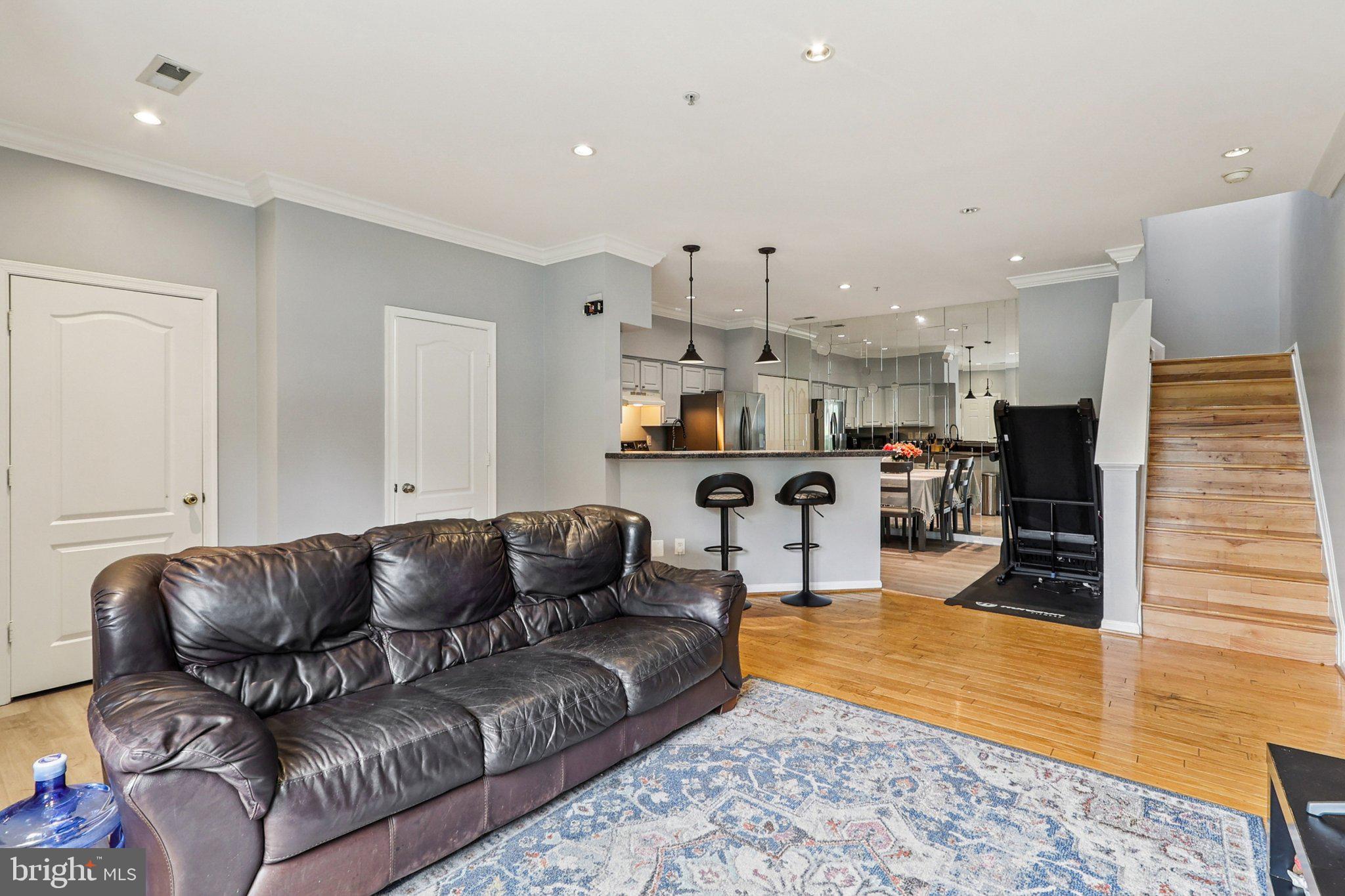 Real estate listing preview #10