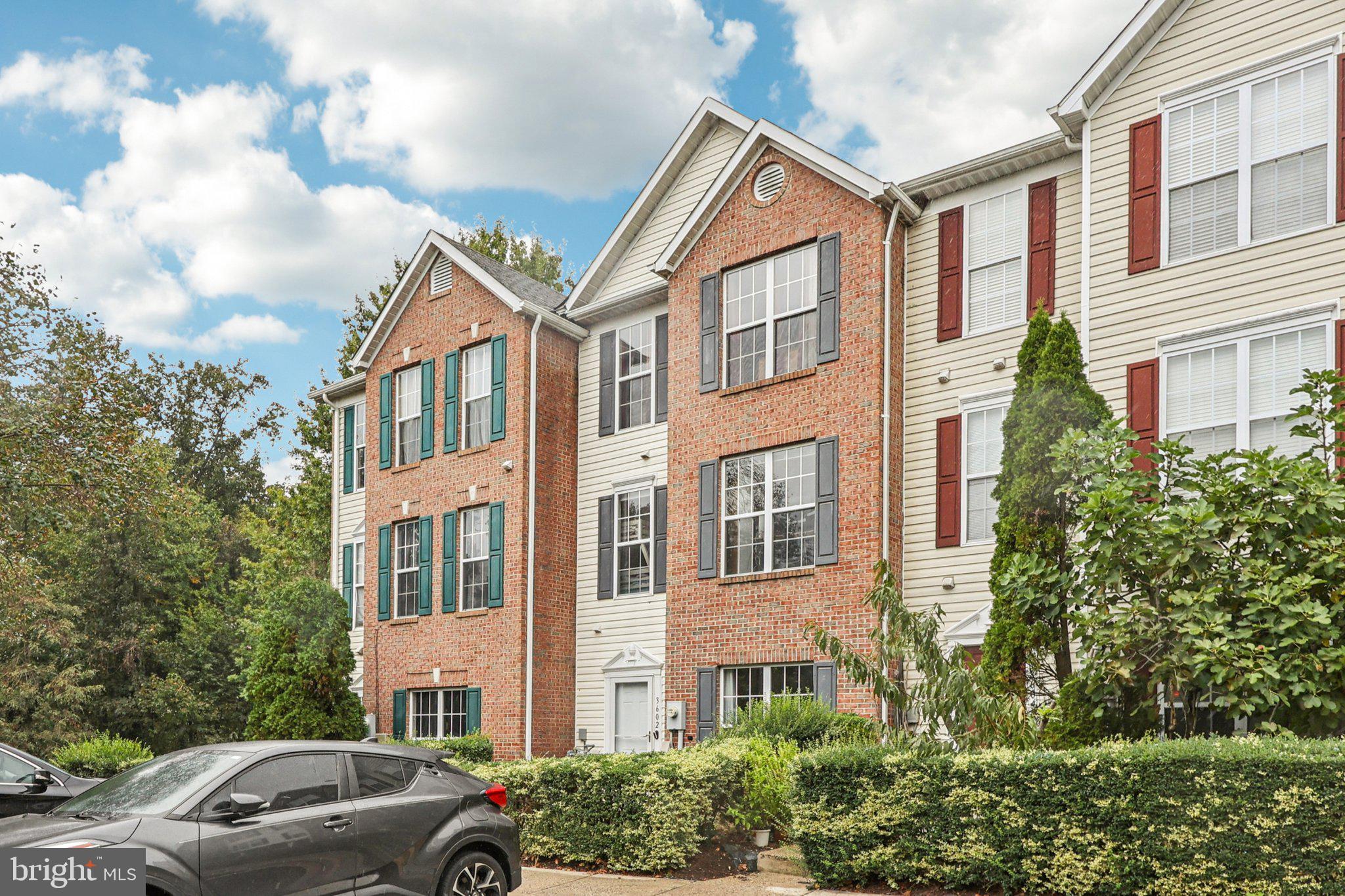 Real estate listing preview #4