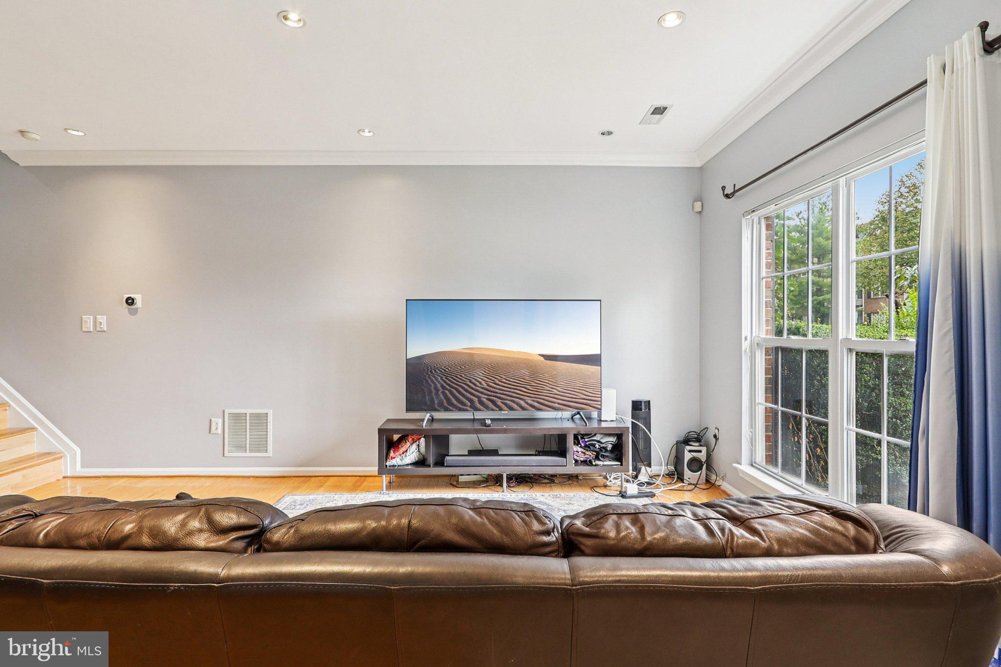 Real estate listing preview #7