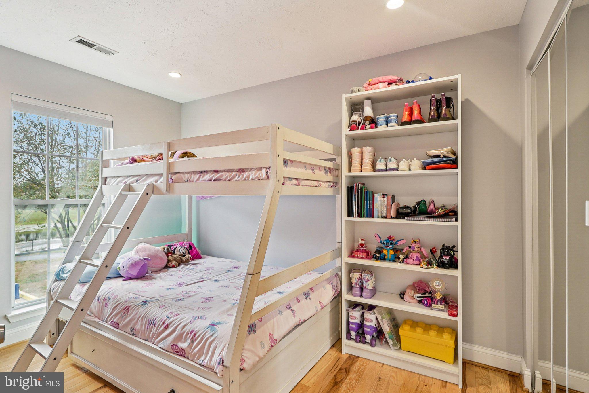 Real estate listing preview #18