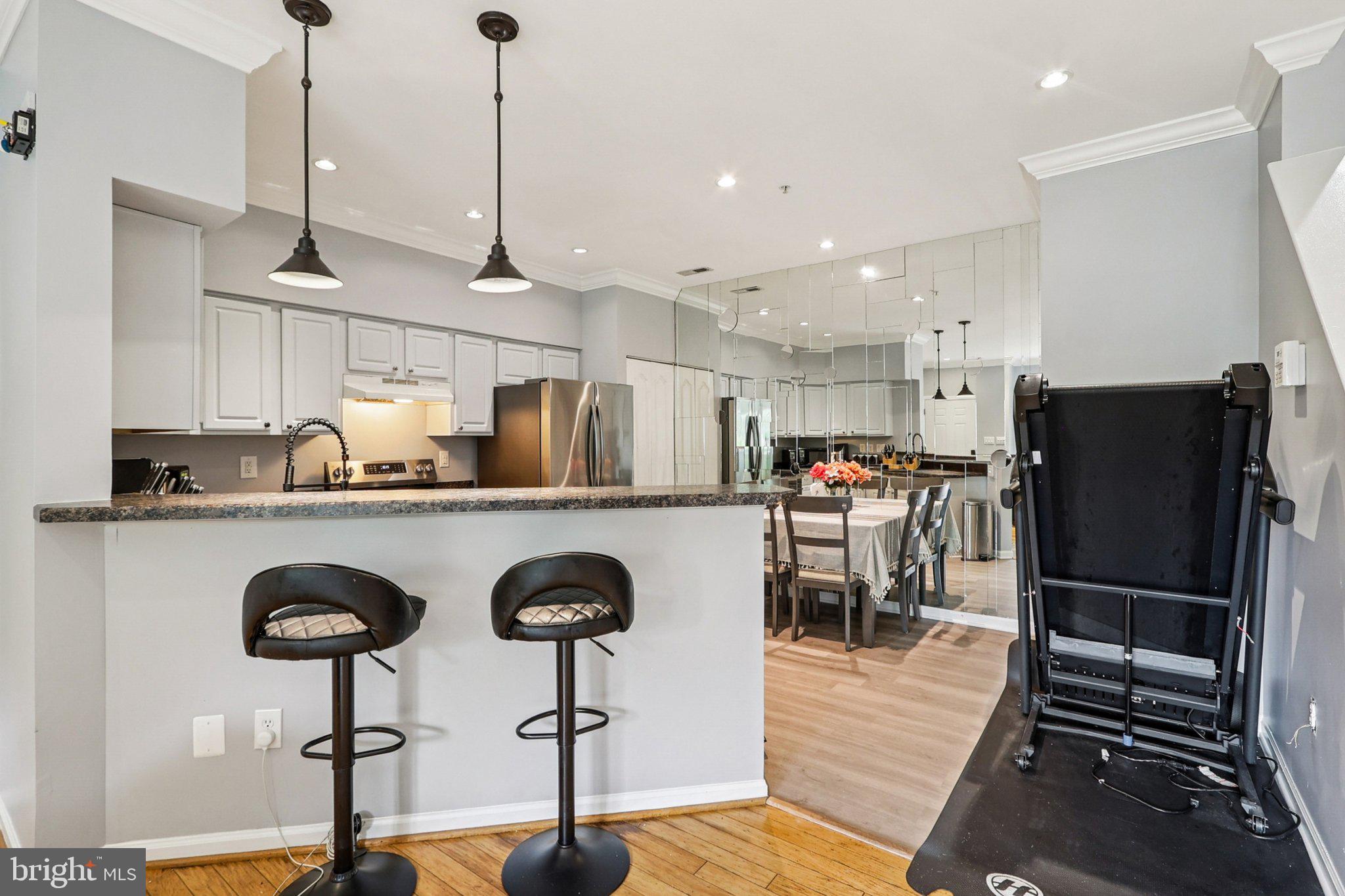 Real estate listing preview #12