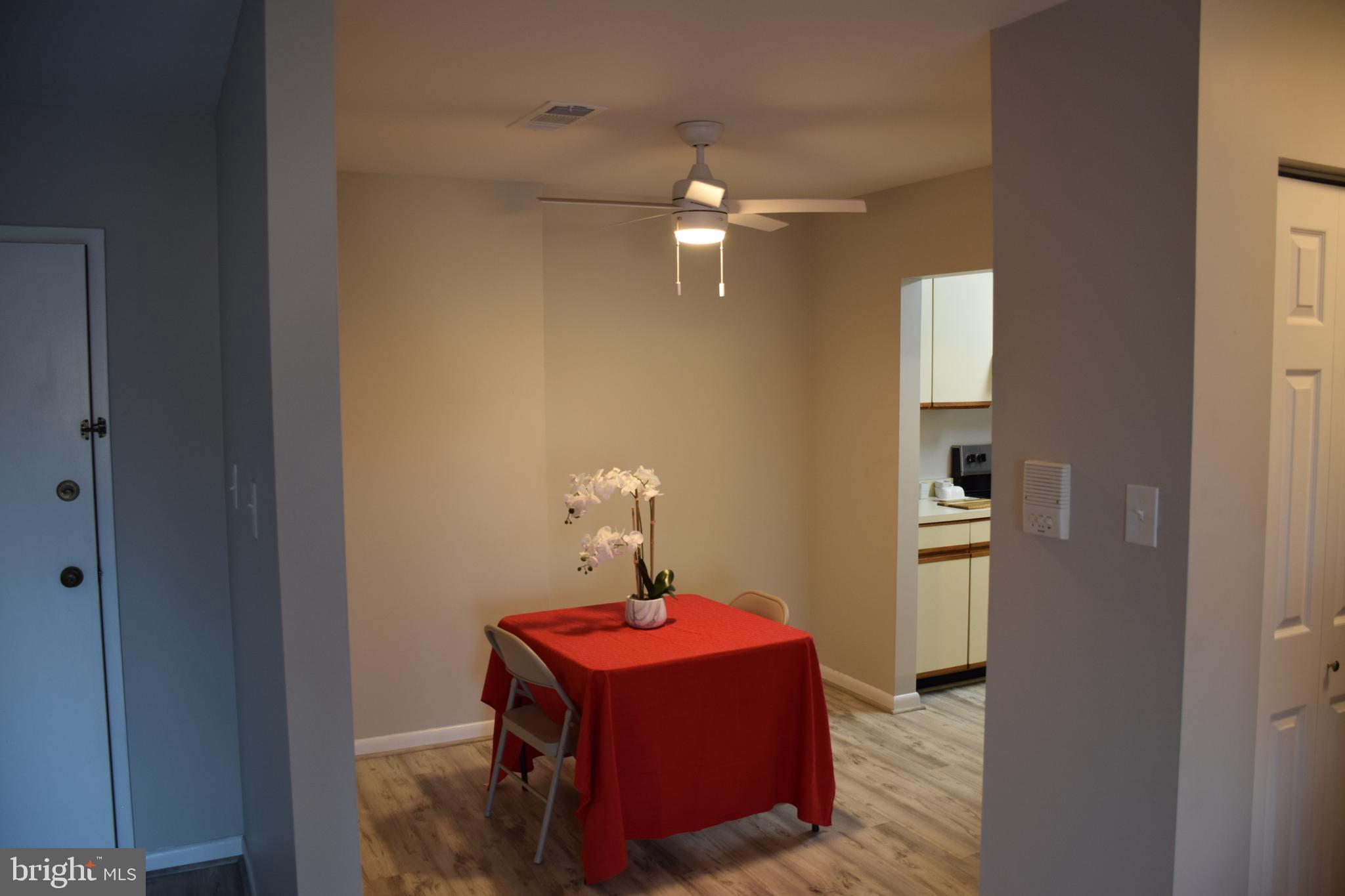 Real estate listing preview #8