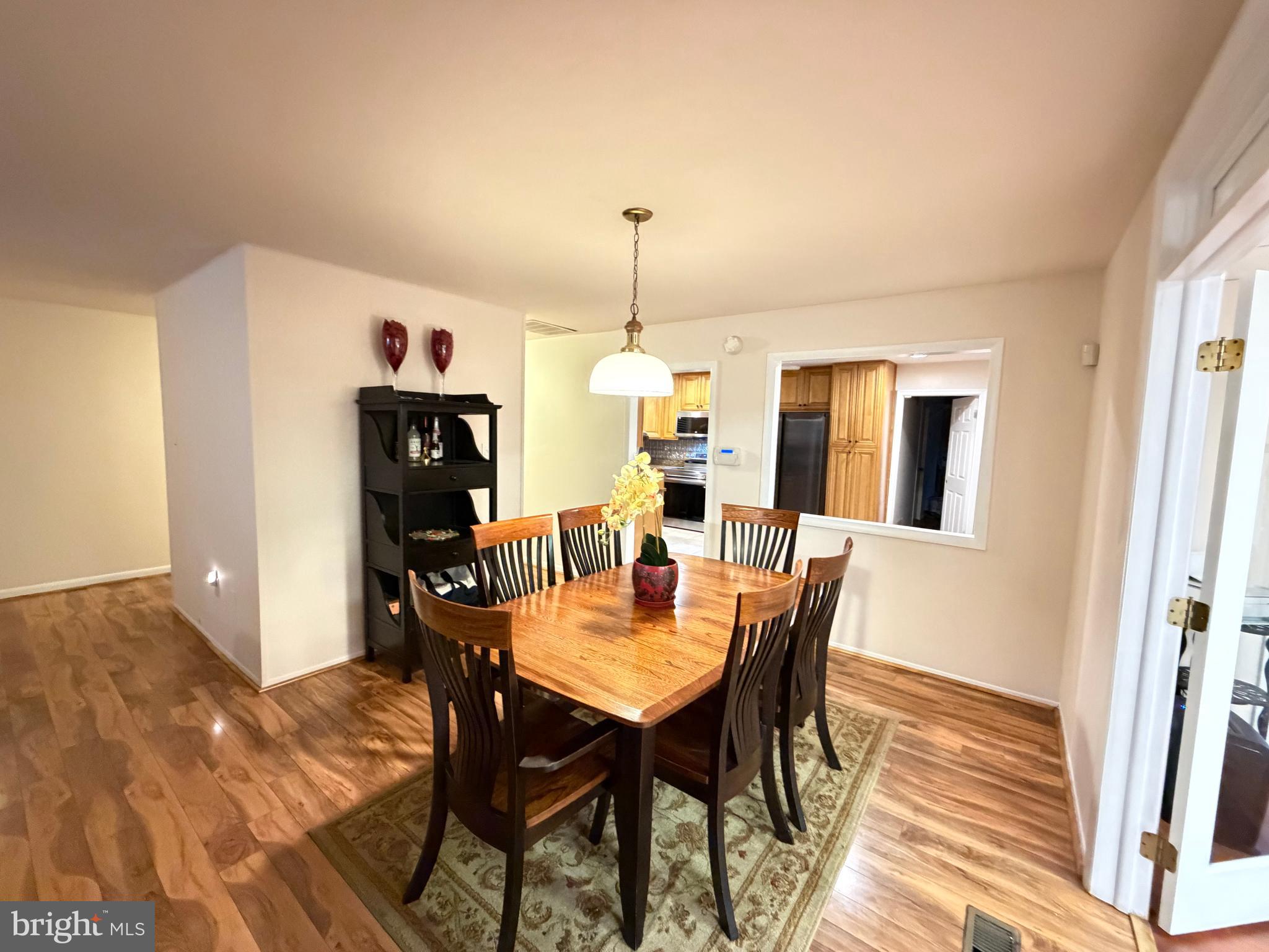 Real estate listing preview #10