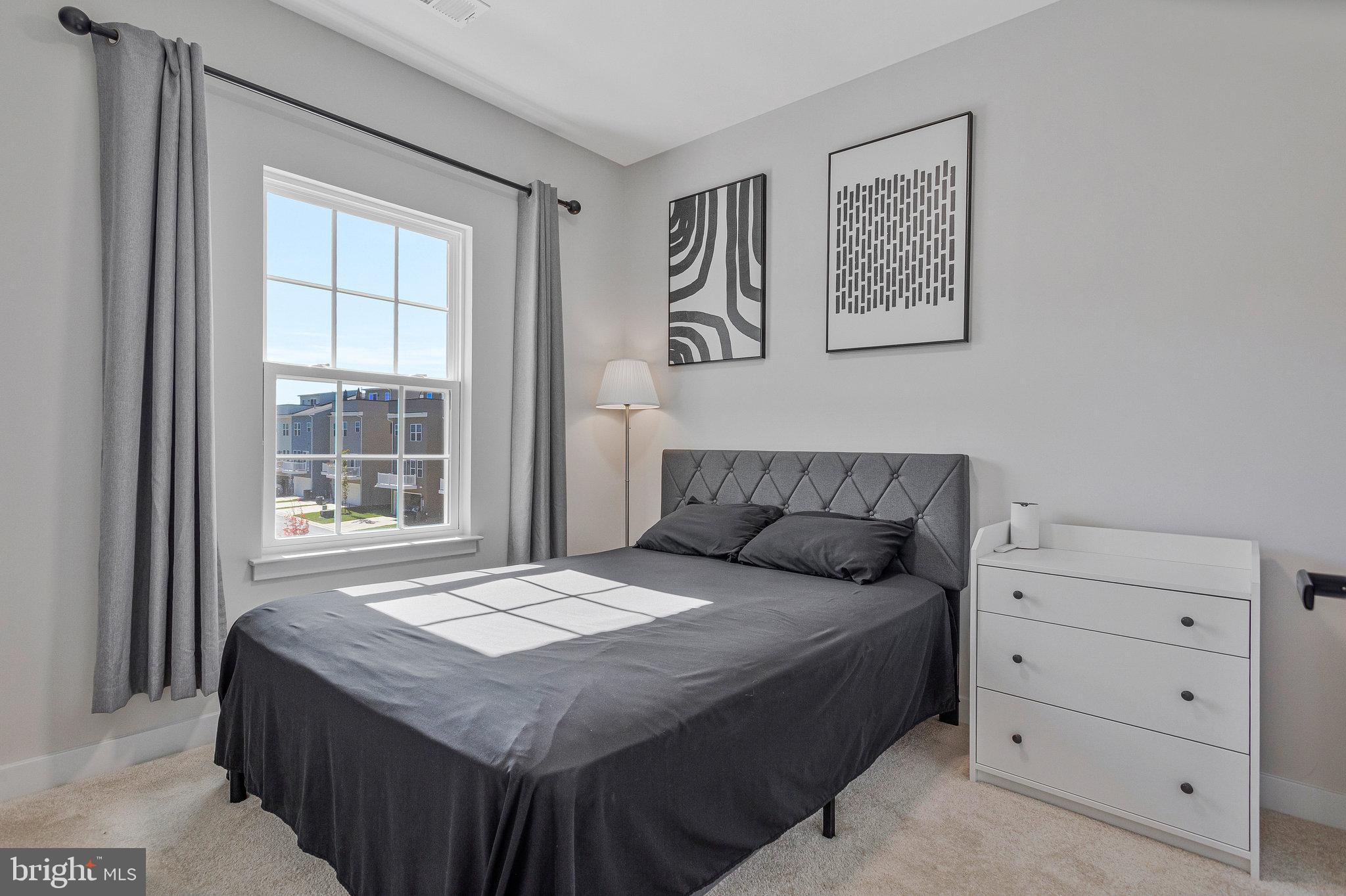 Real estate listing preview #11