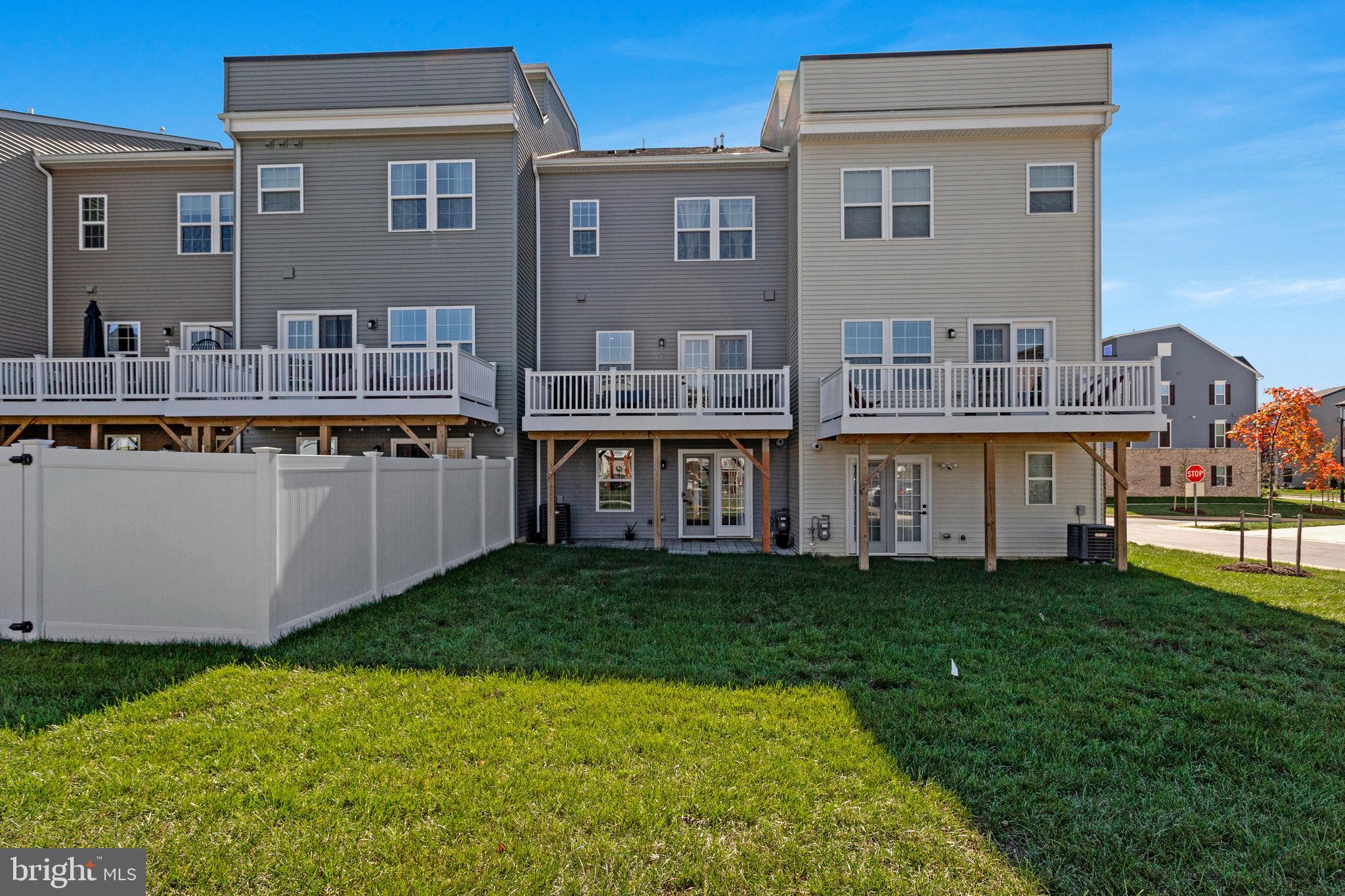 Real estate listing preview #16