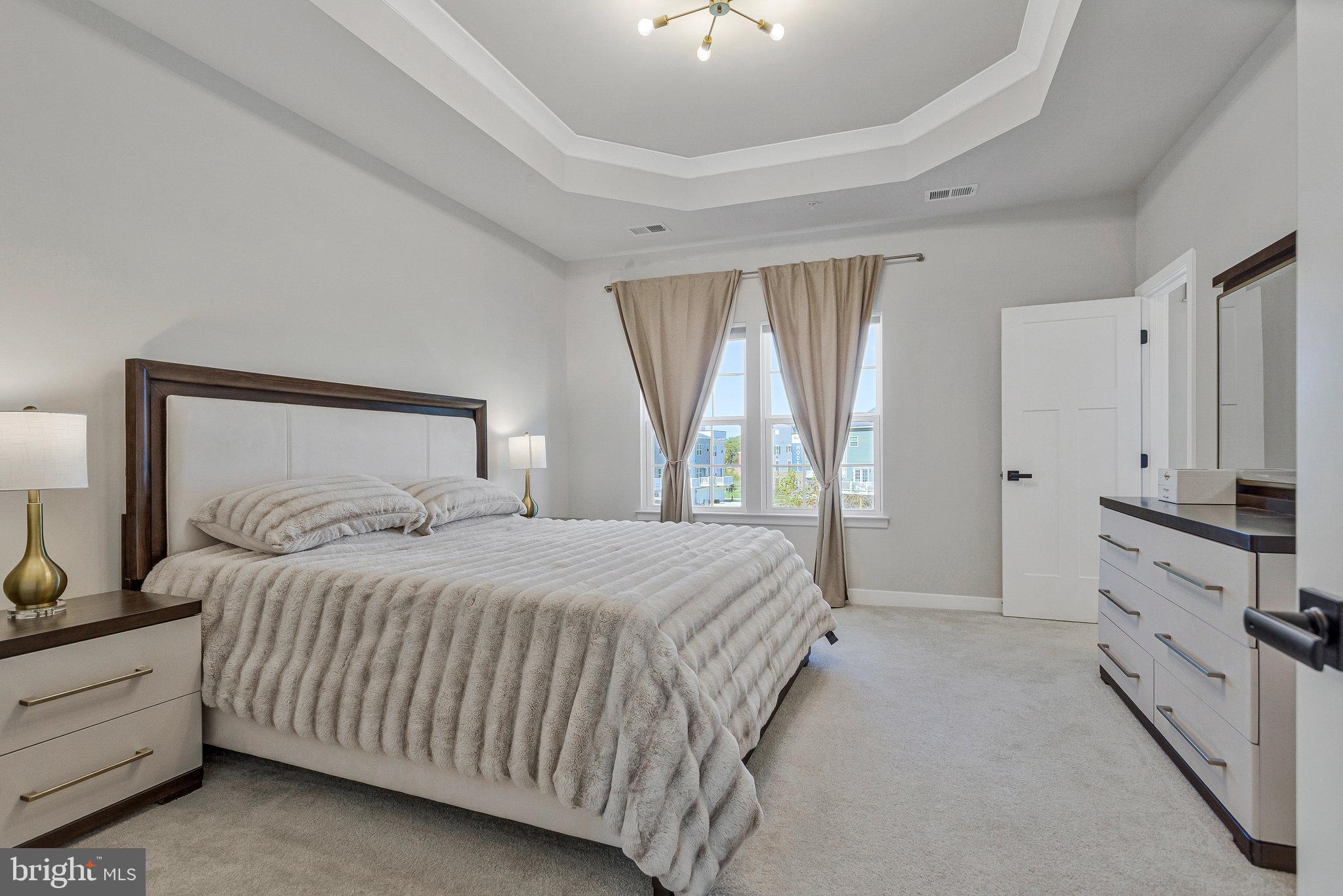 Real estate listing preview #8