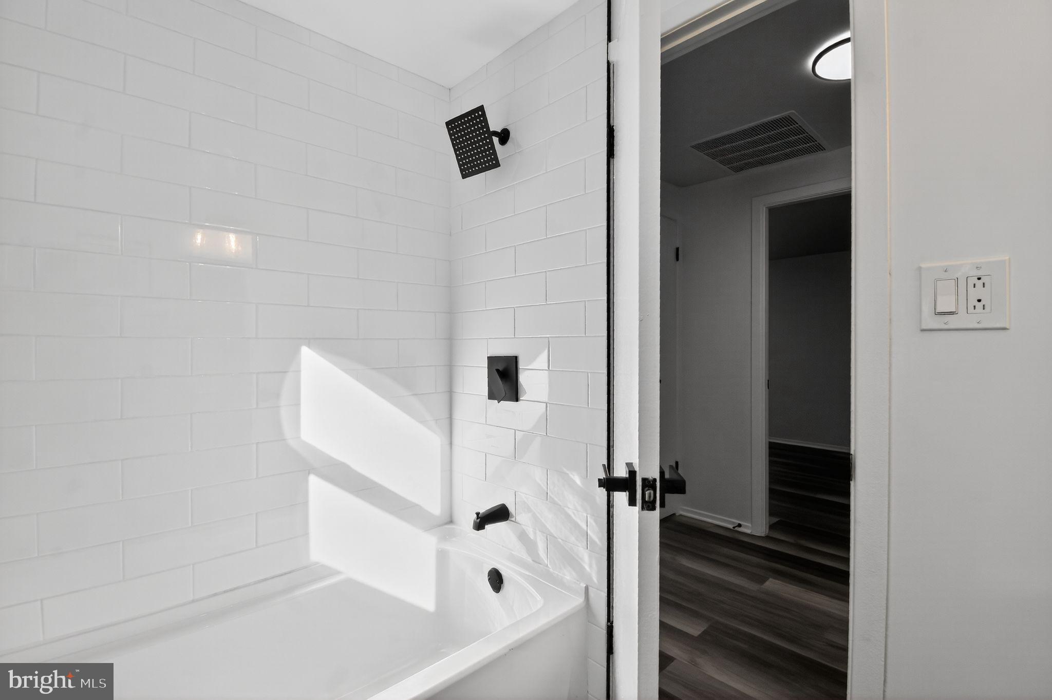 Real estate listing preview #16