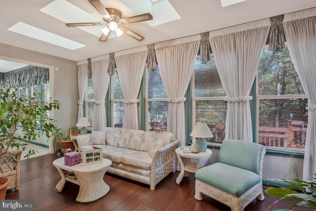 Real estate listing preview #12