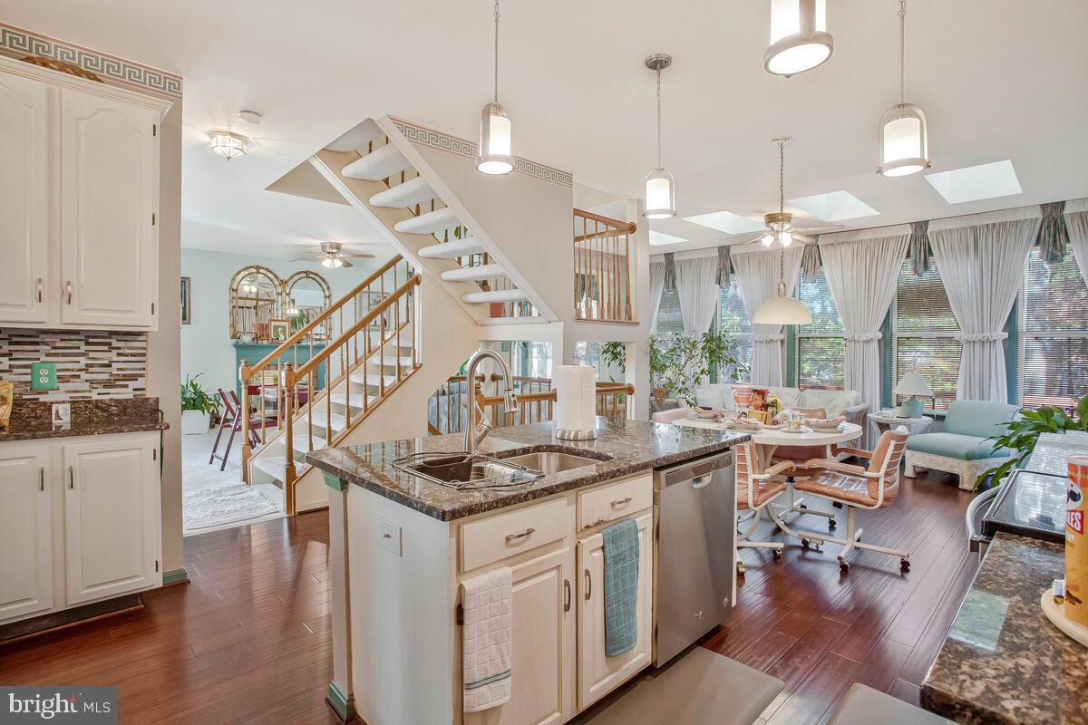 Real estate listing preview #16