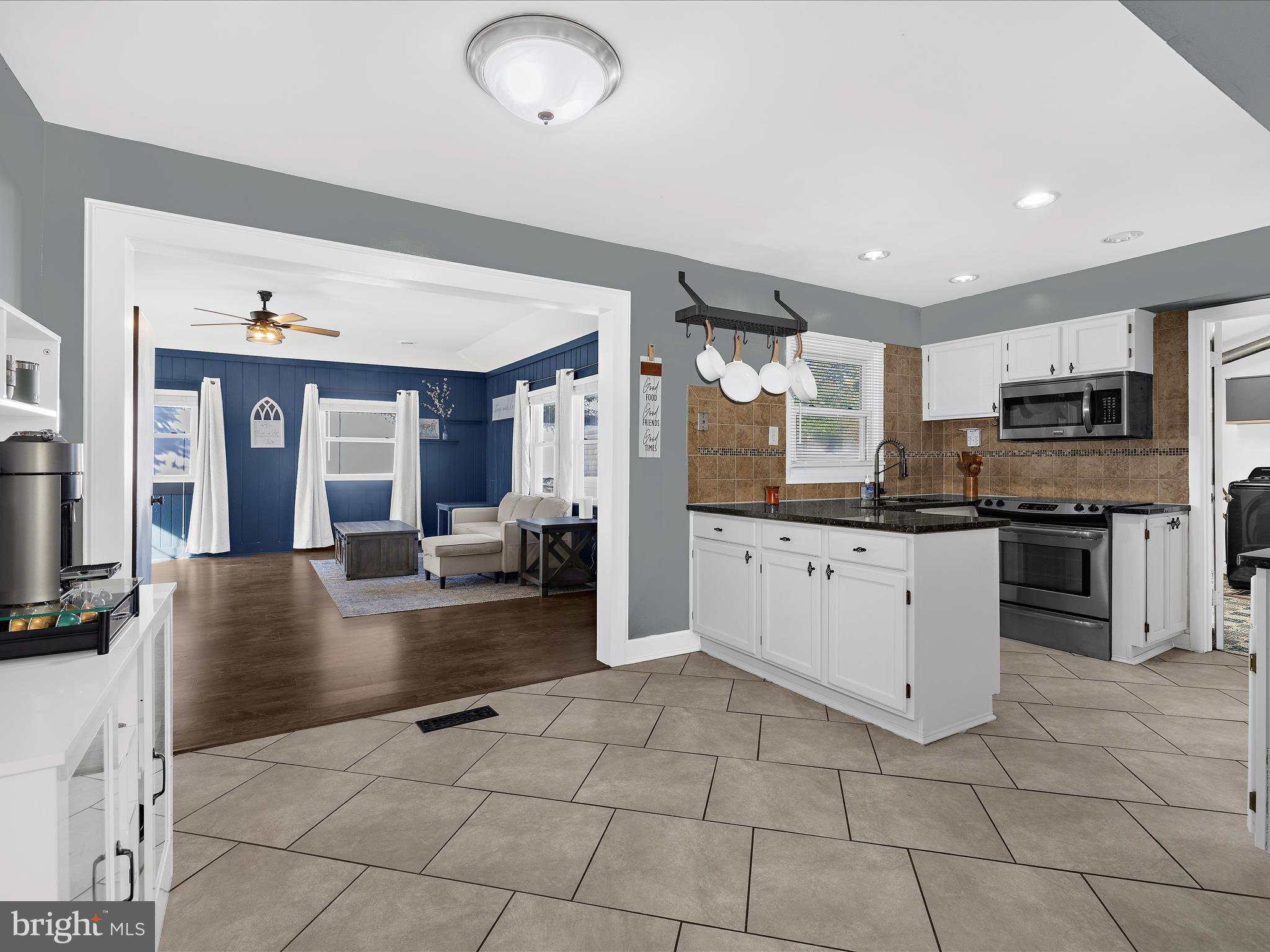 Real estate listing preview #6