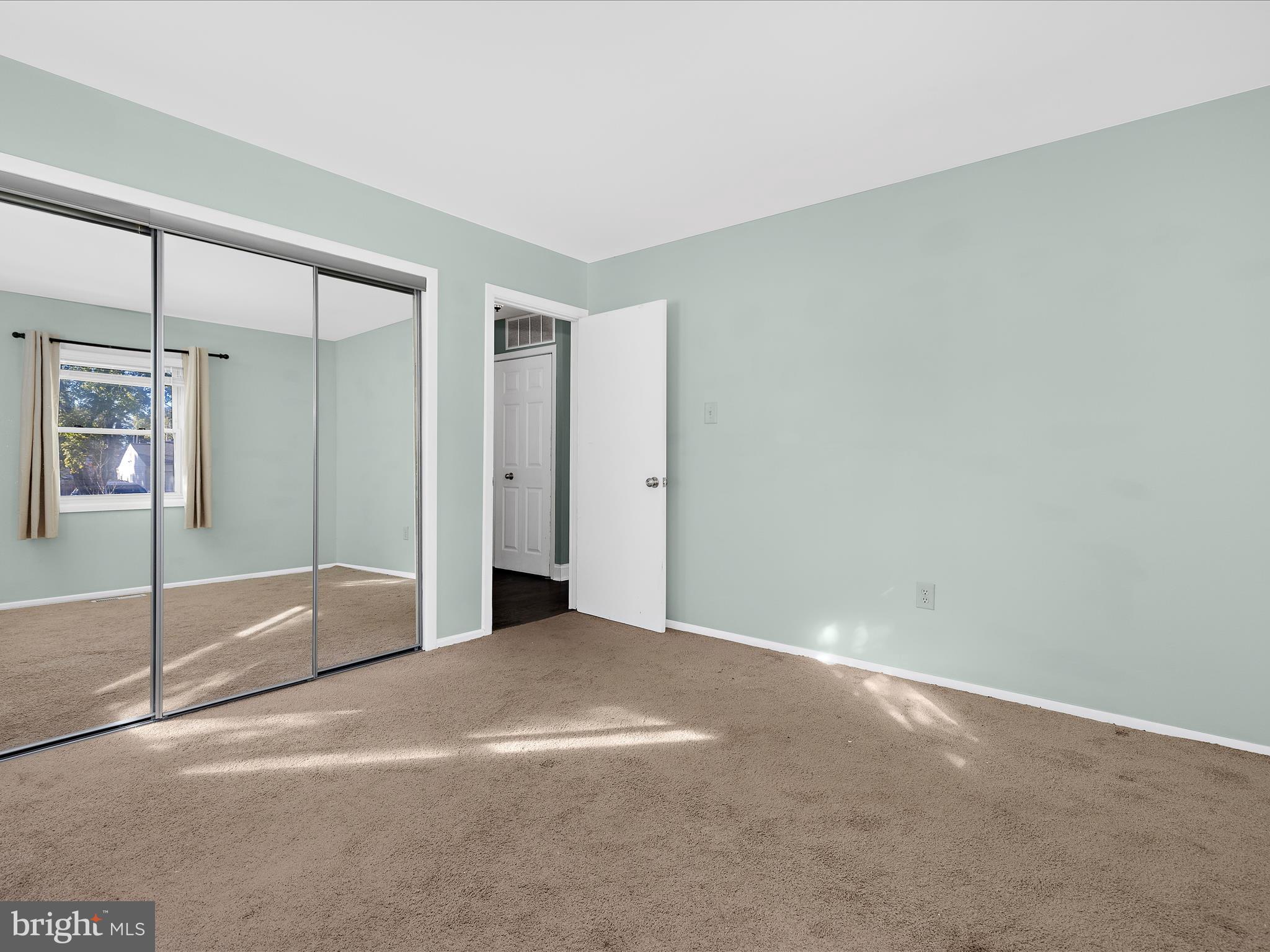 Real estate listing preview #16