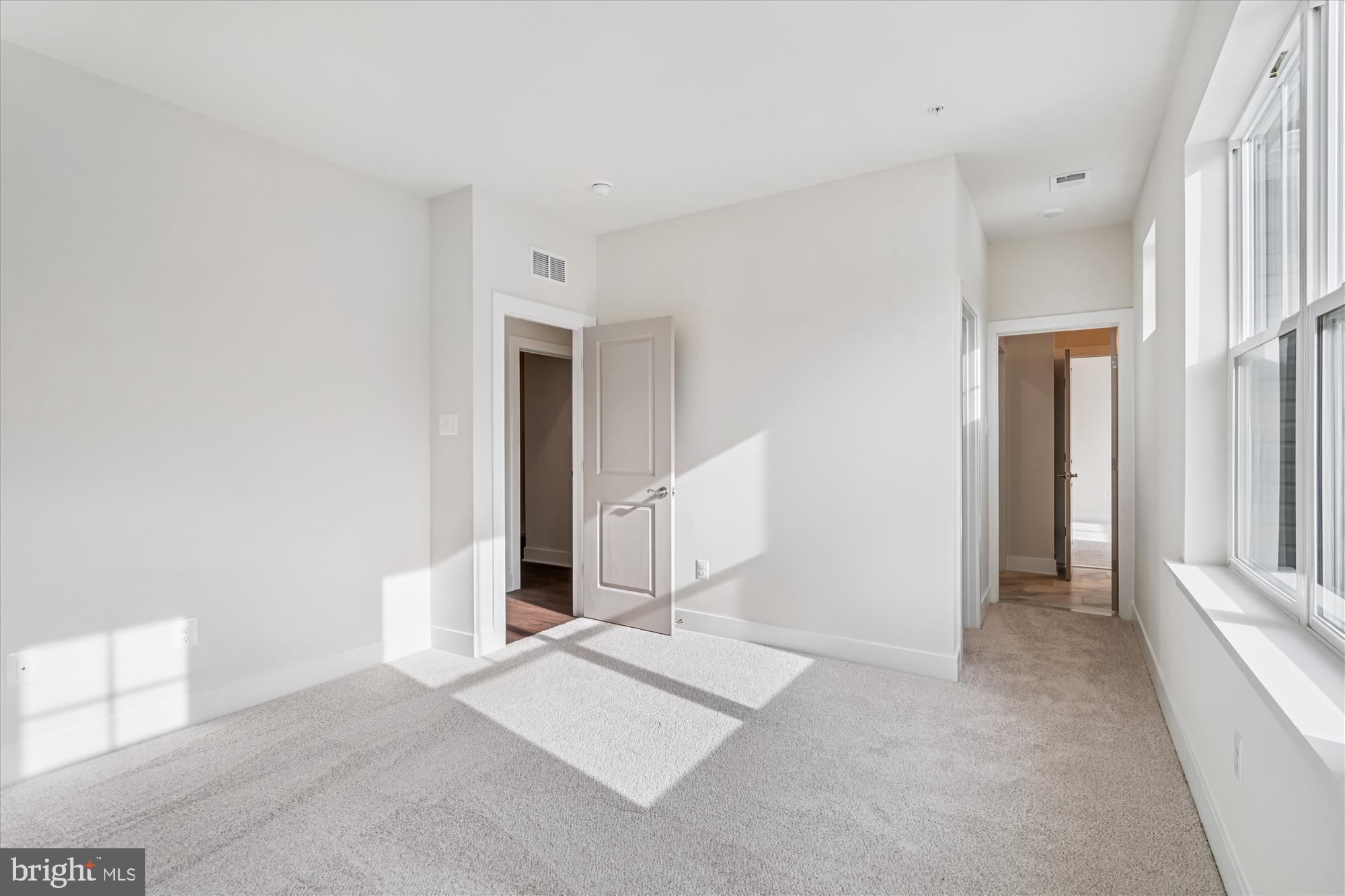 Real estate listing preview #32