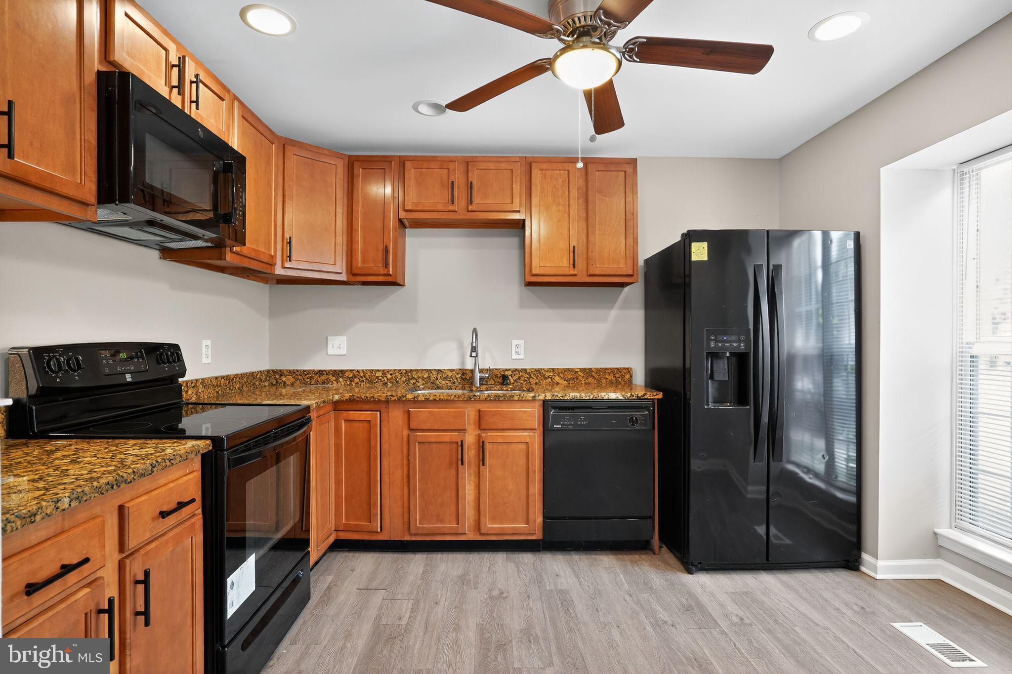 Real estate listing preview #14