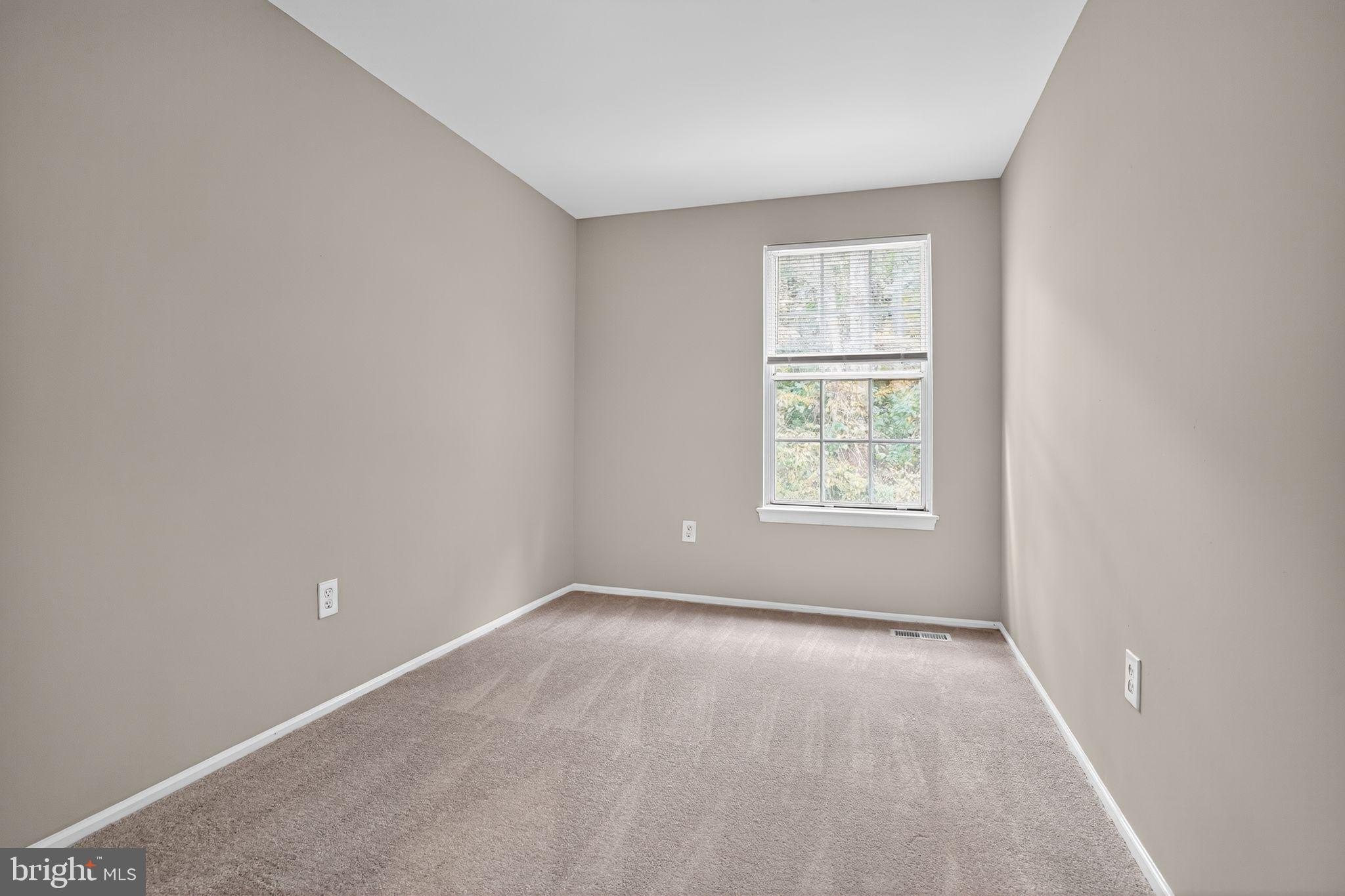 Real estate listing preview #7