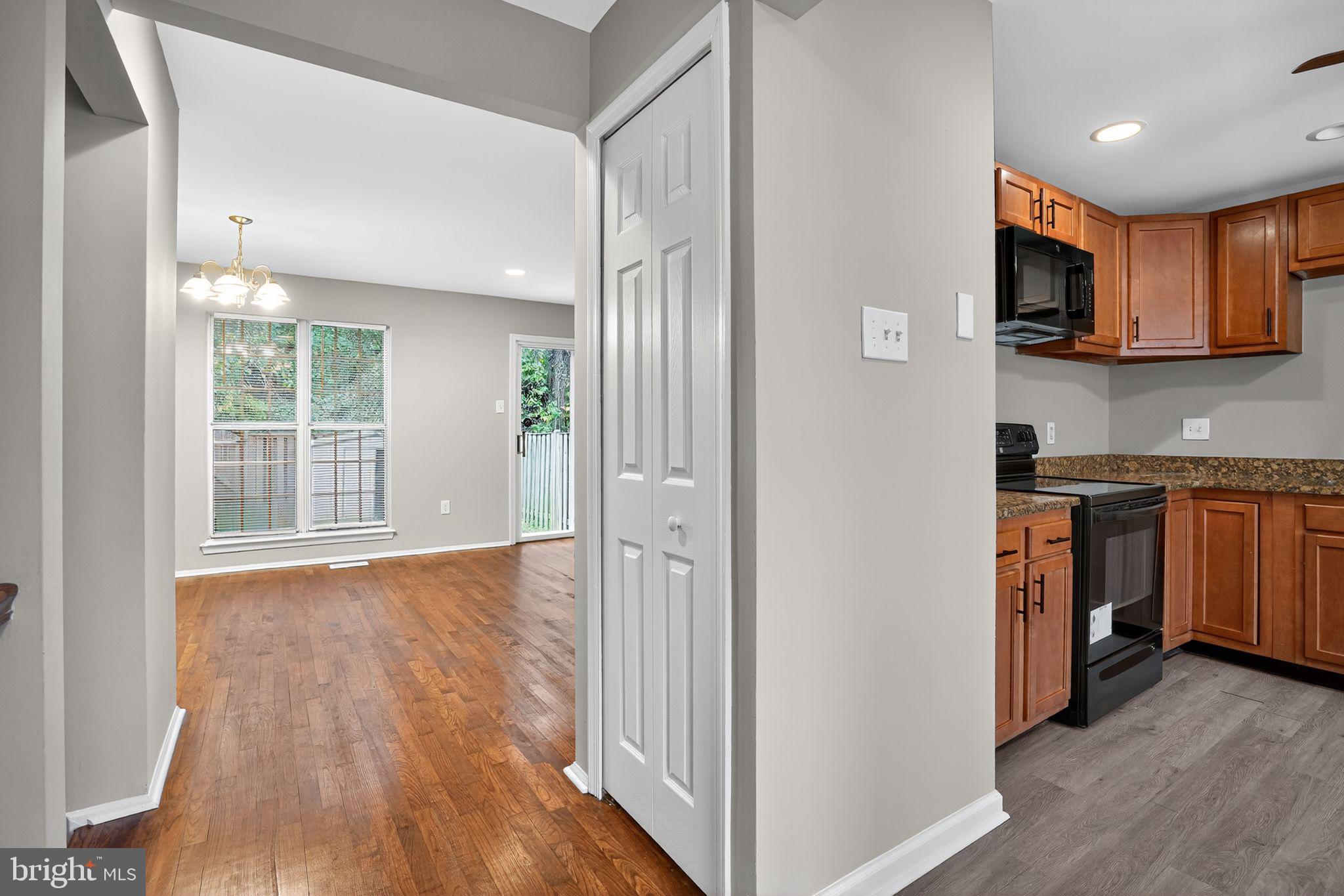 Real estate listing preview #12