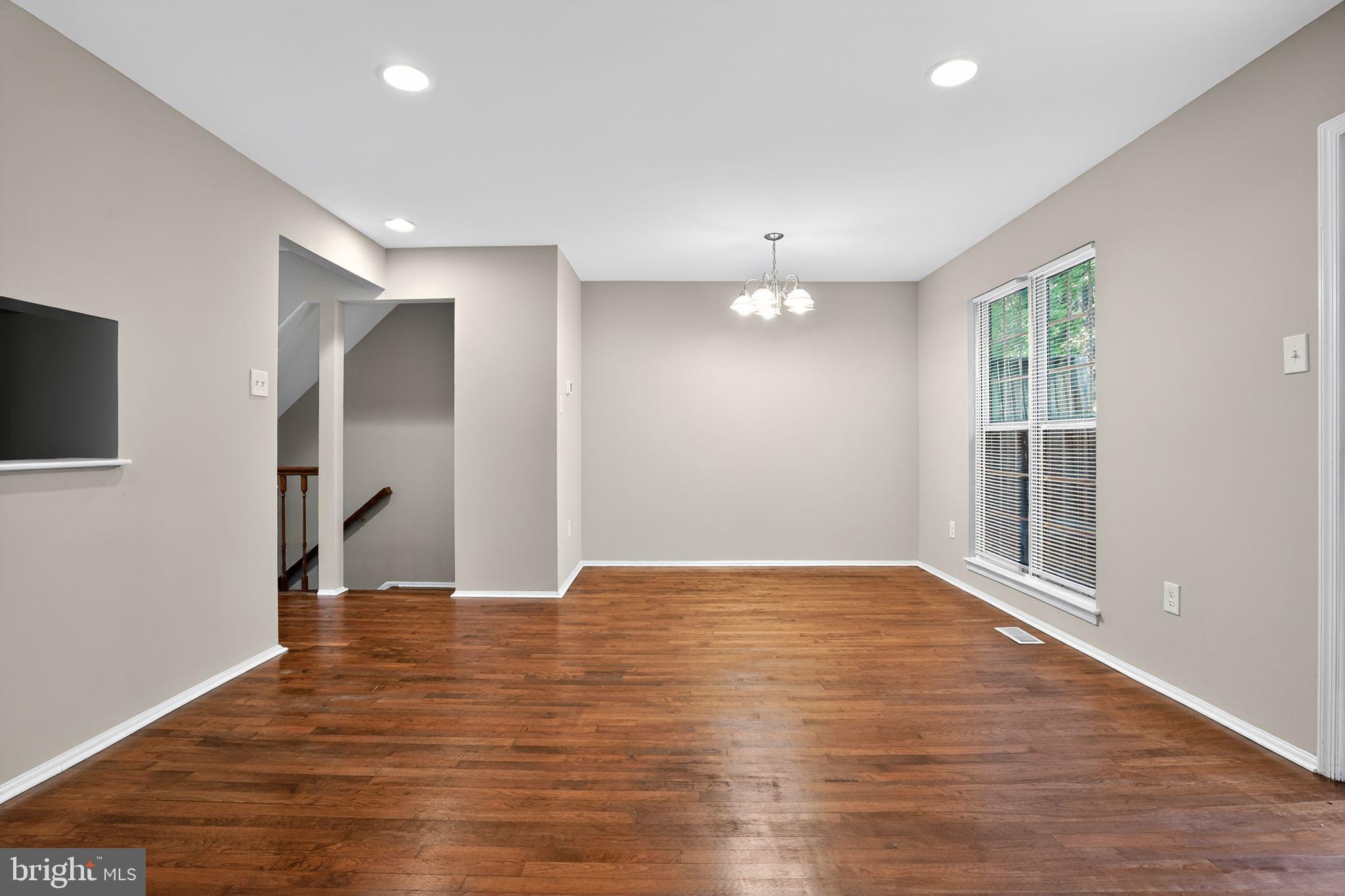 Real estate listing preview #16