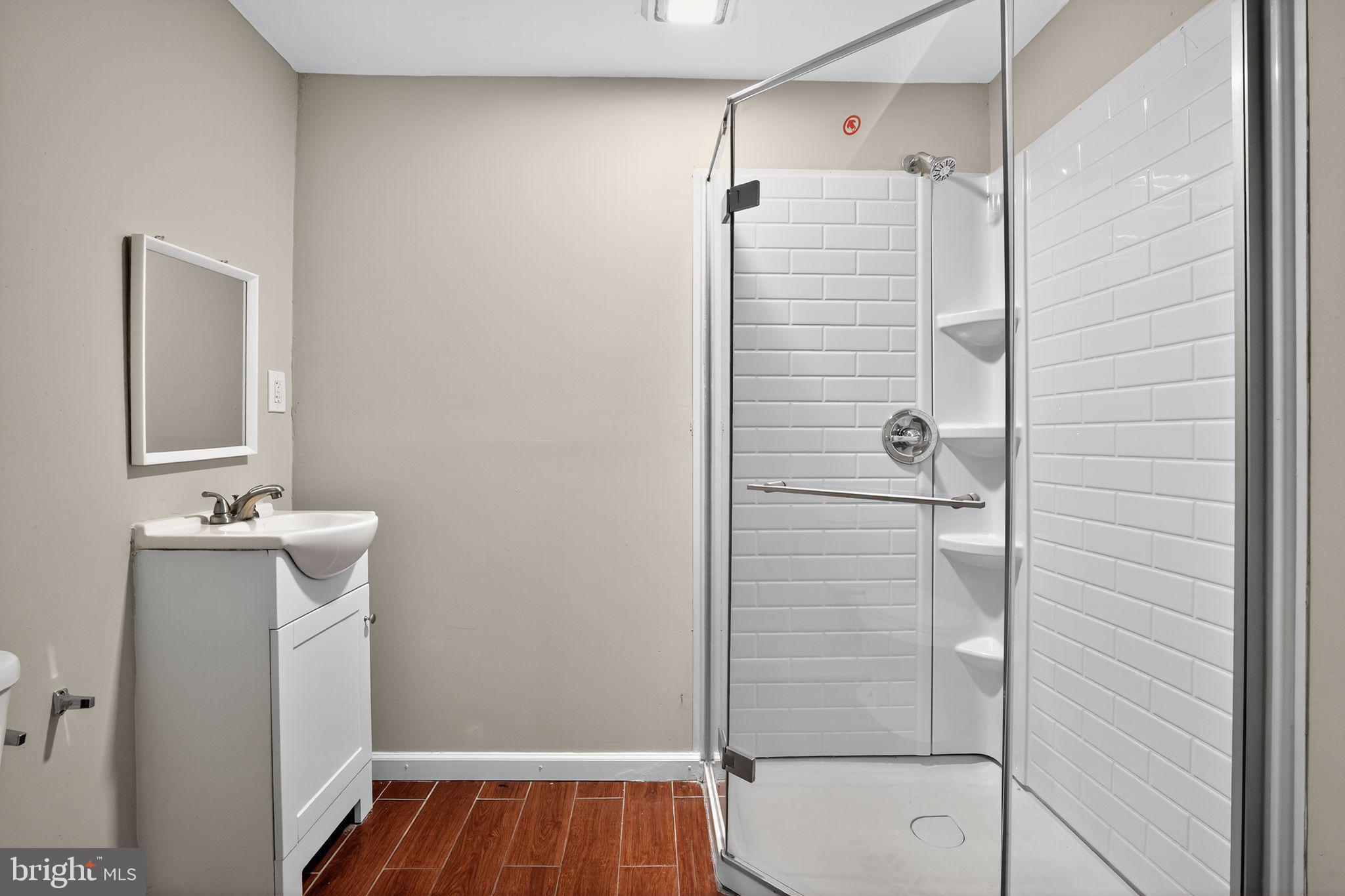 Real estate listing preview #24