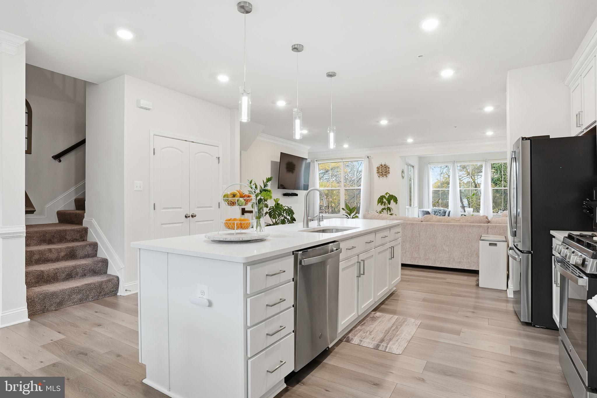 Real estate listing preview #17