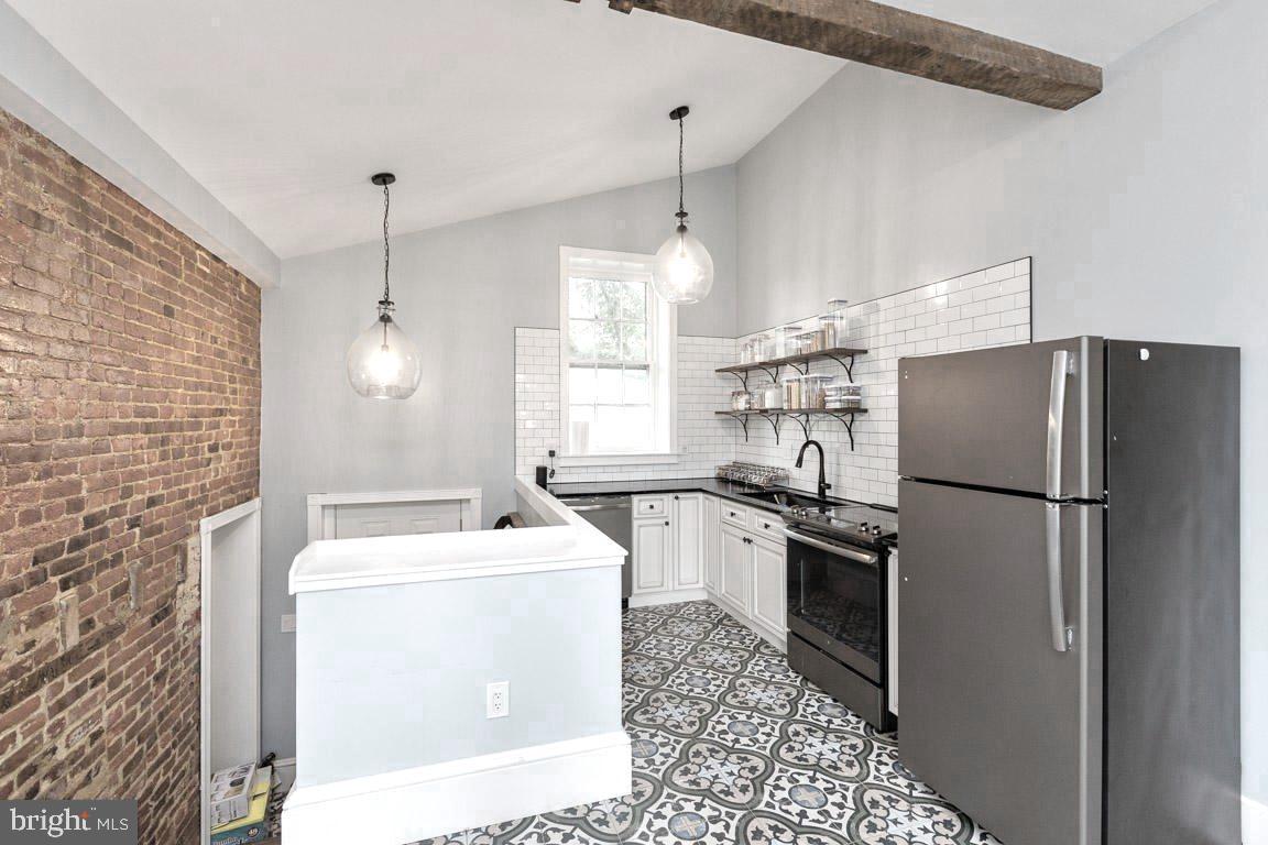 Real estate listing preview #25