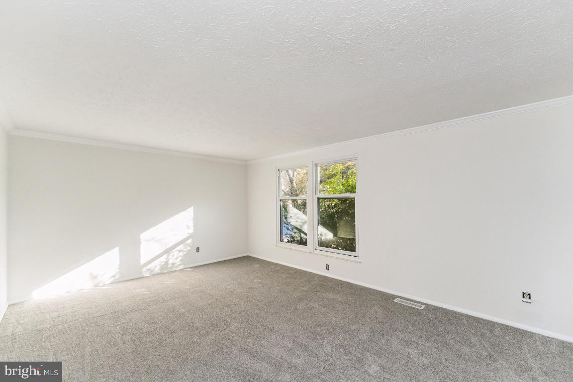 Real estate listing preview #3