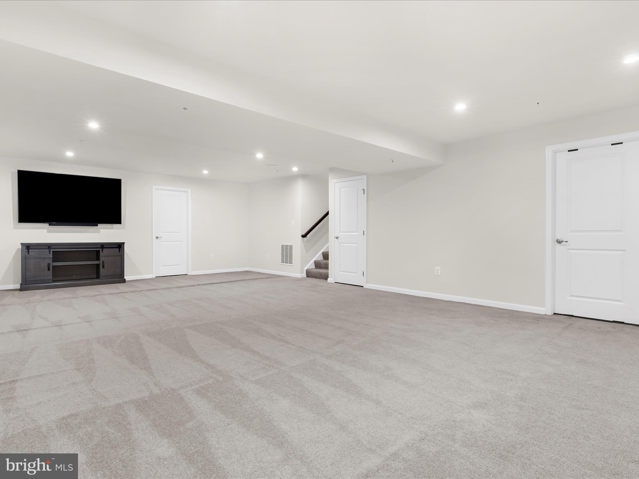 Real estate listing preview #25