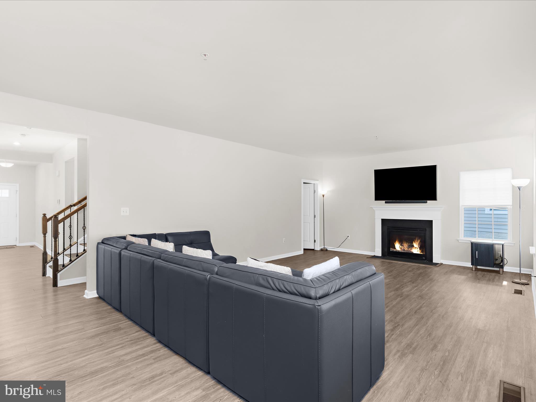 Real estate listing preview #12