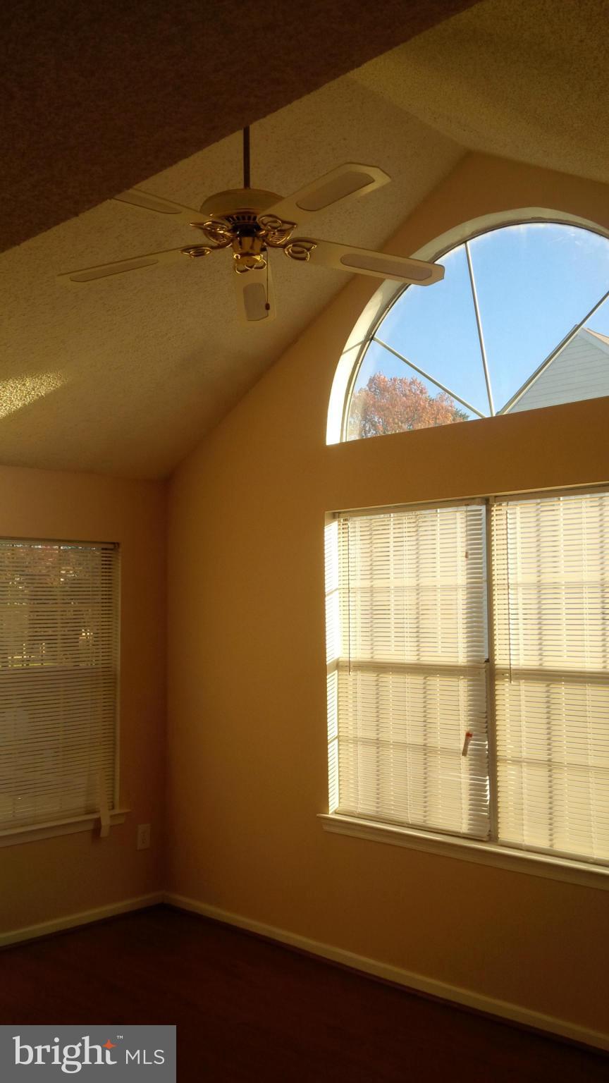 Real estate listing preview #5