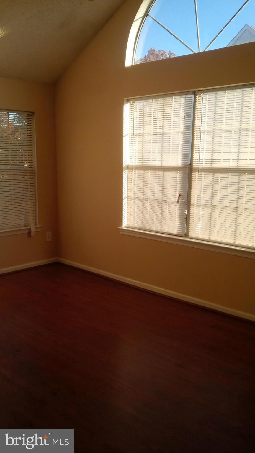 Real estate listing preview #6