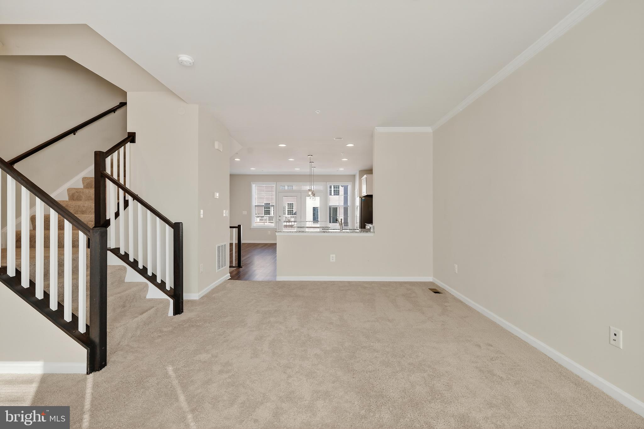 Real estate listing preview #2