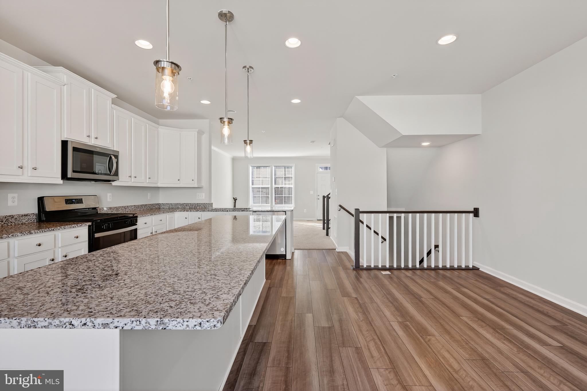 Real estate listing preview #11