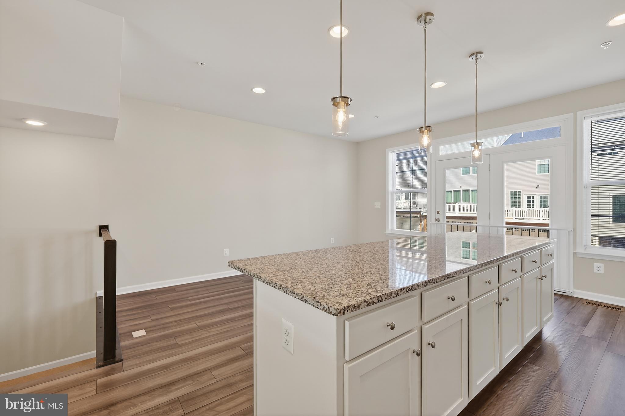 Real estate listing preview #8