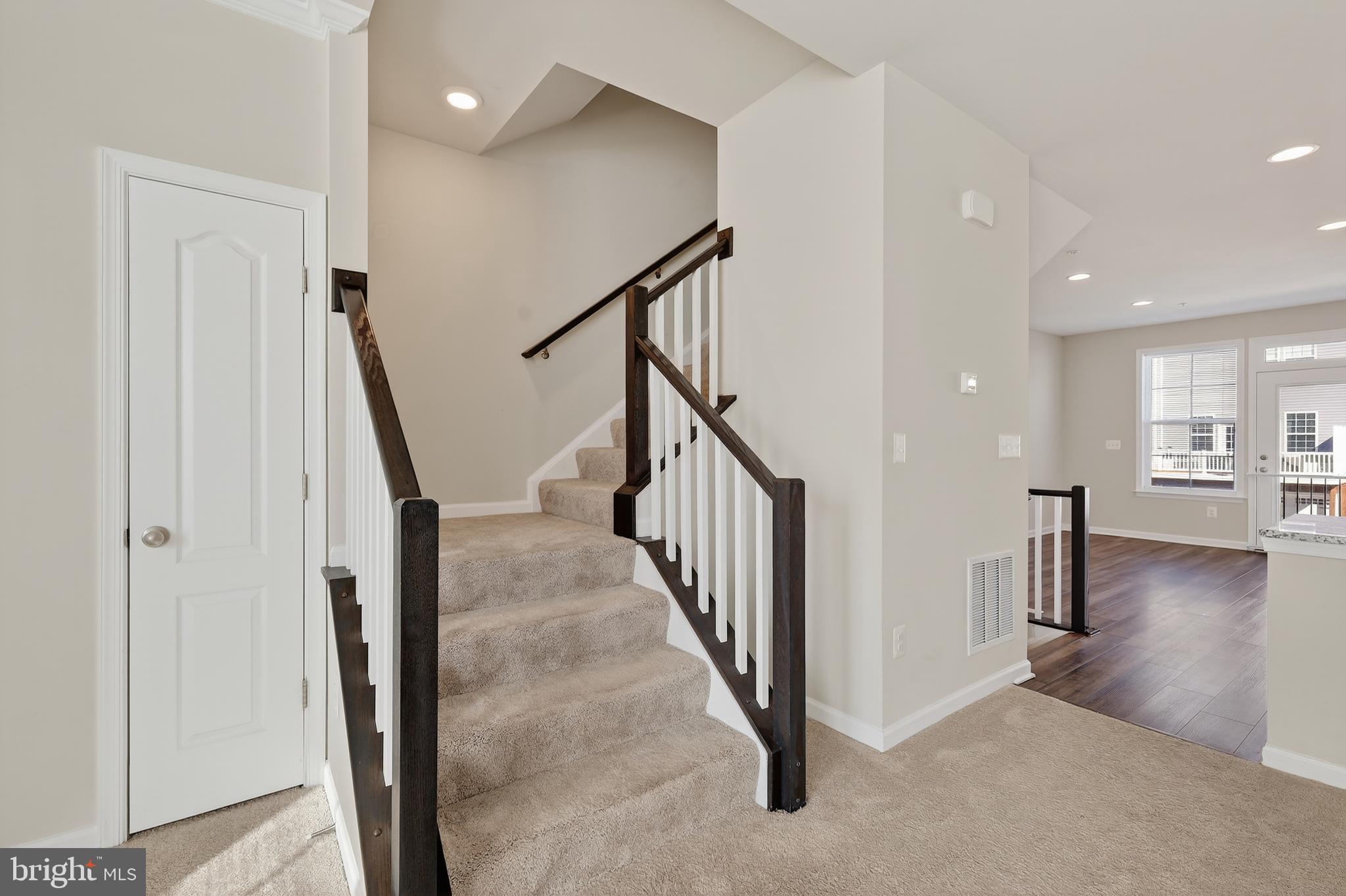 Real estate listing preview #16