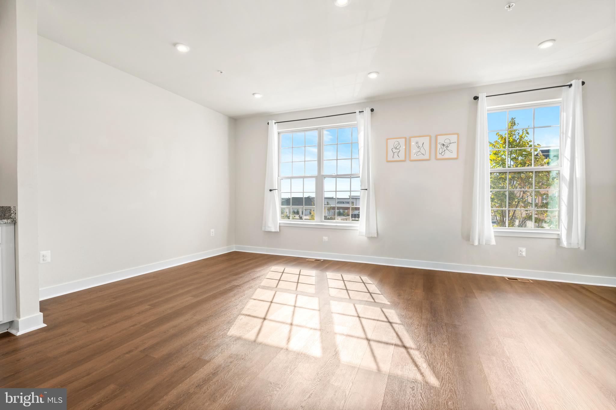 Real estate listing preview #14