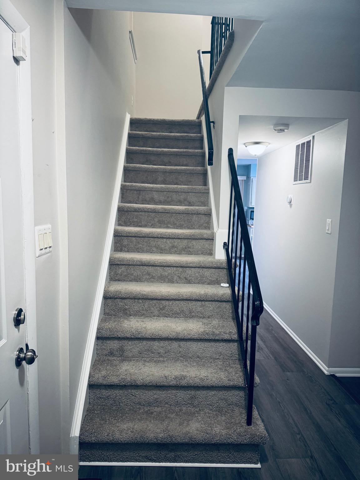 Real estate listing preview #4