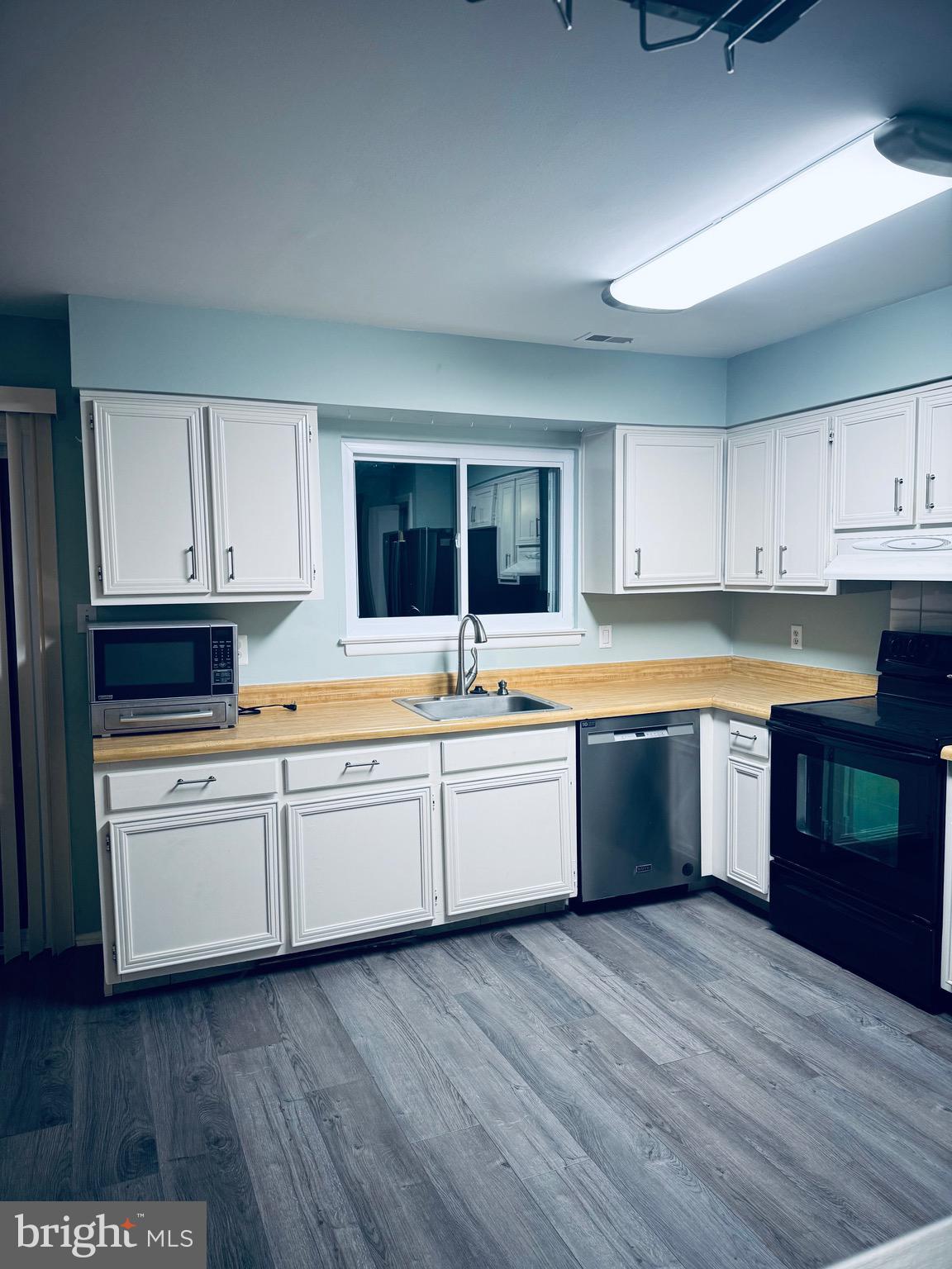 Real estate listing preview #9