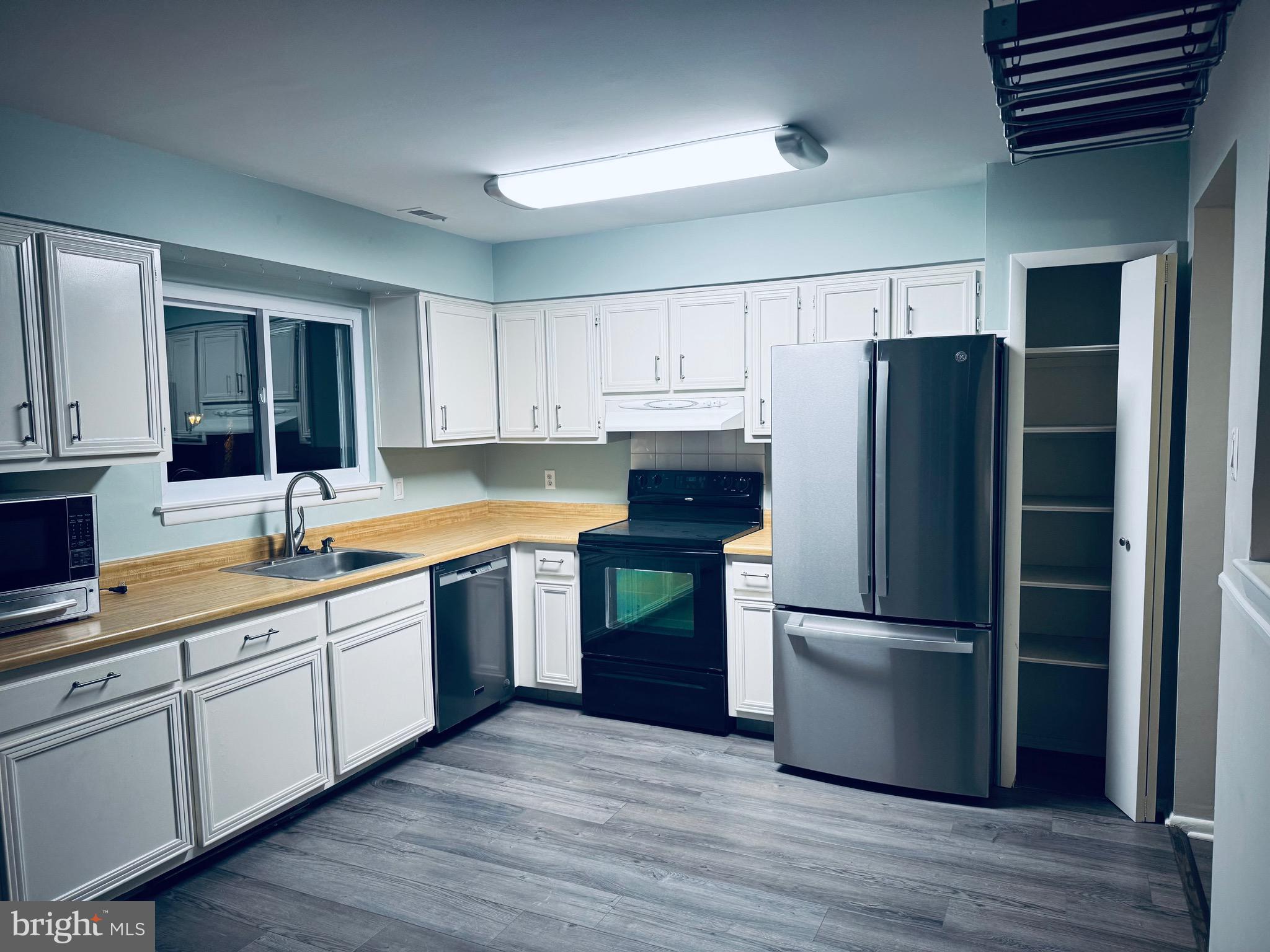 Real estate listing preview #1