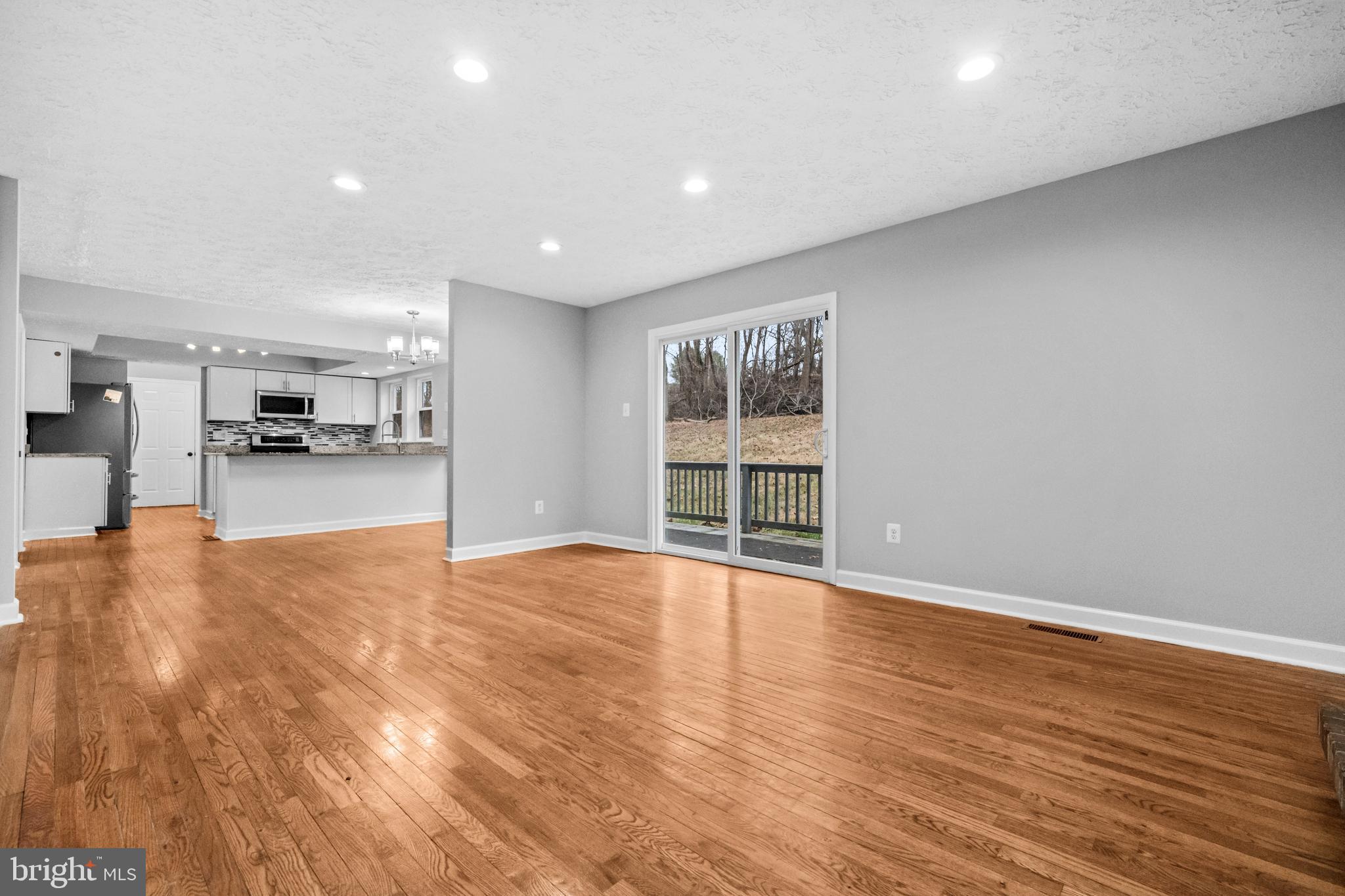 Real estate listing preview #4