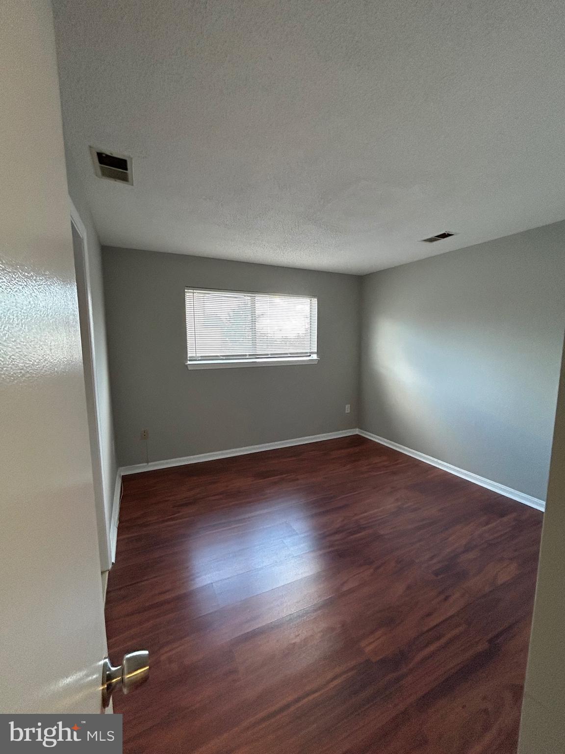 Real estate listing preview #10