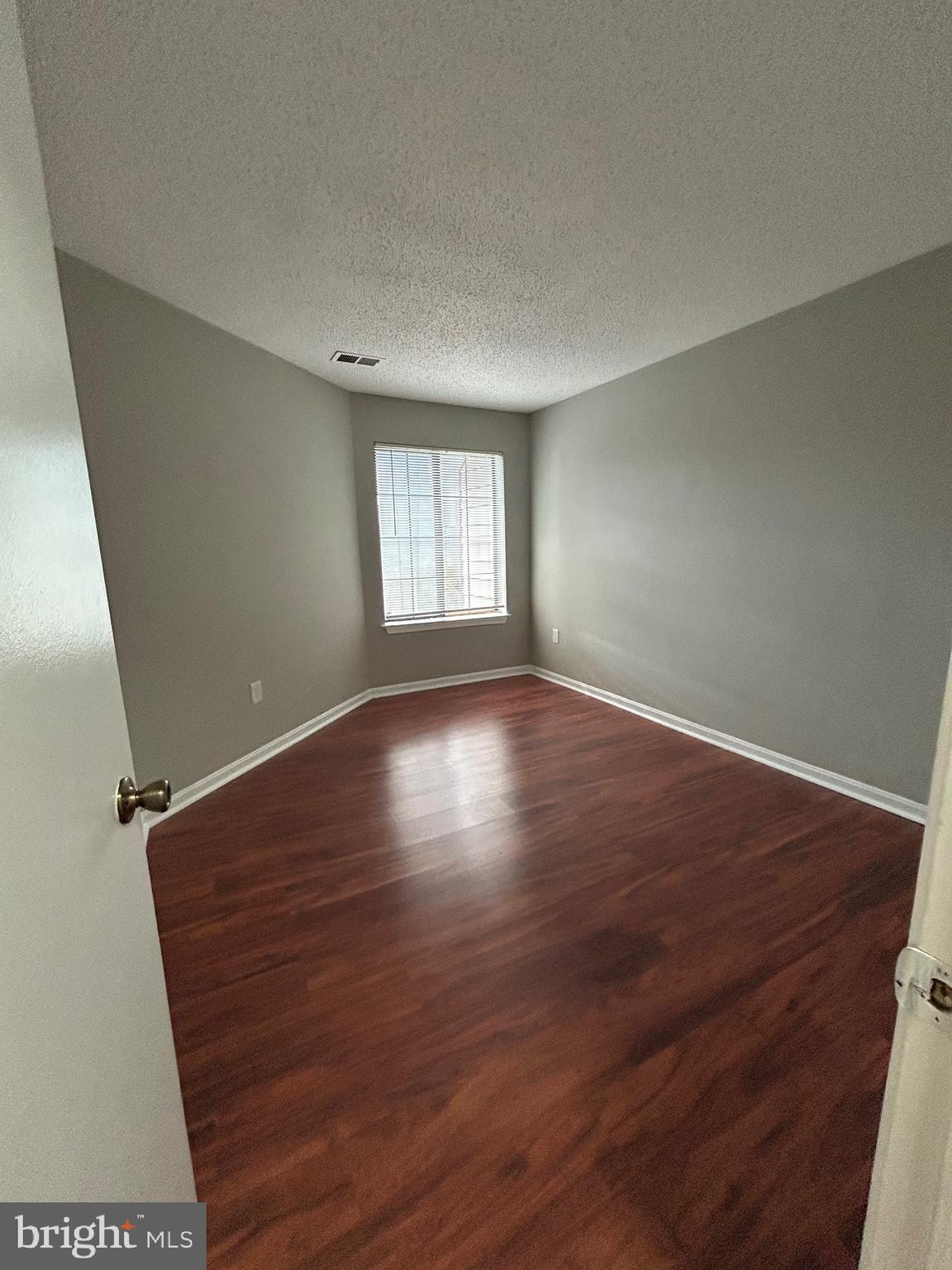 Real estate listing preview #12