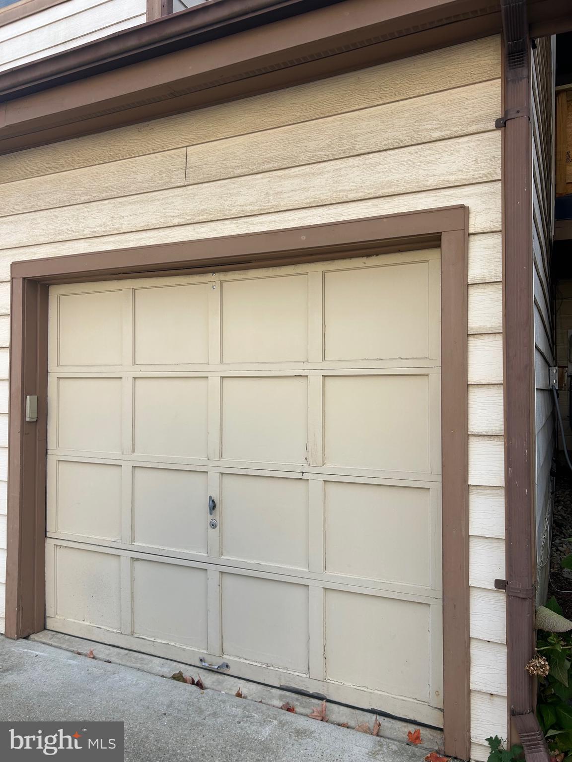 Real estate listing preview #2