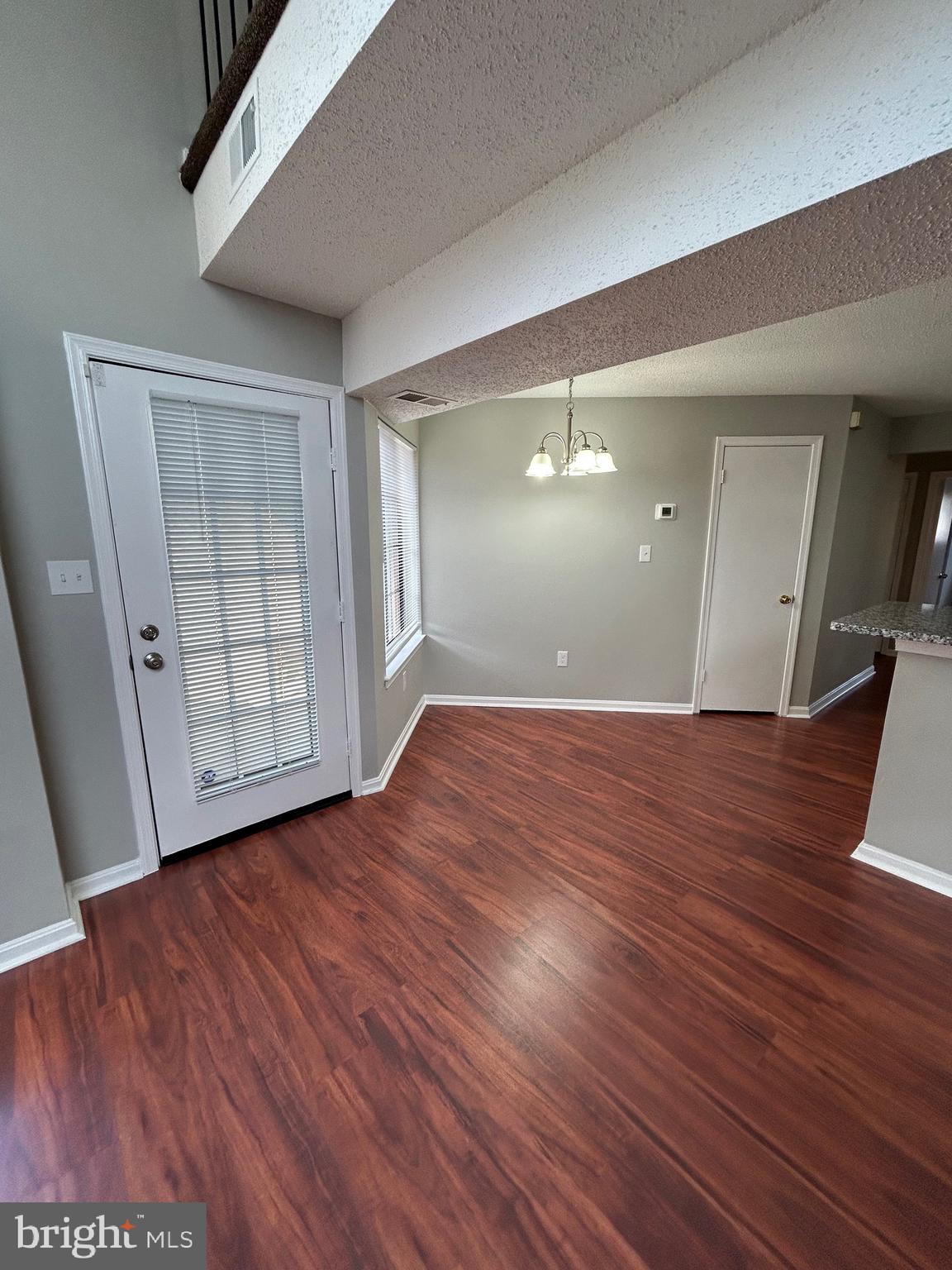 Real estate listing preview #6