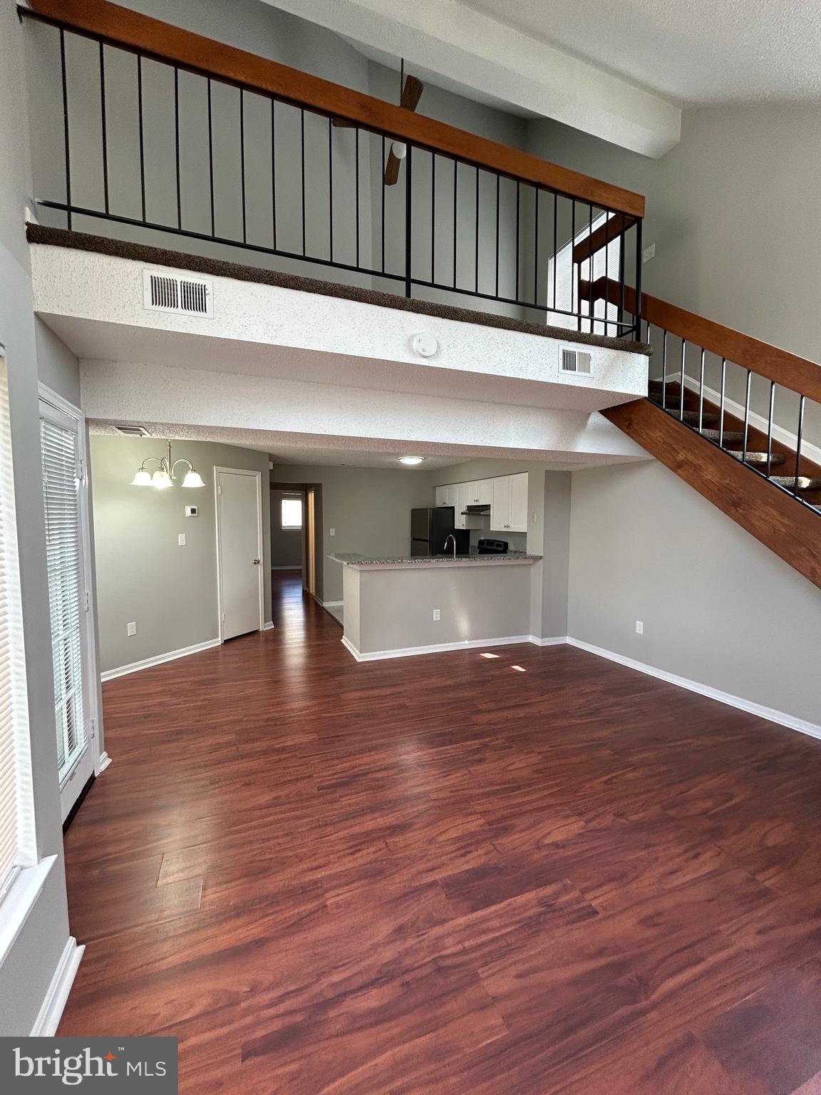 Real estate listing preview #4