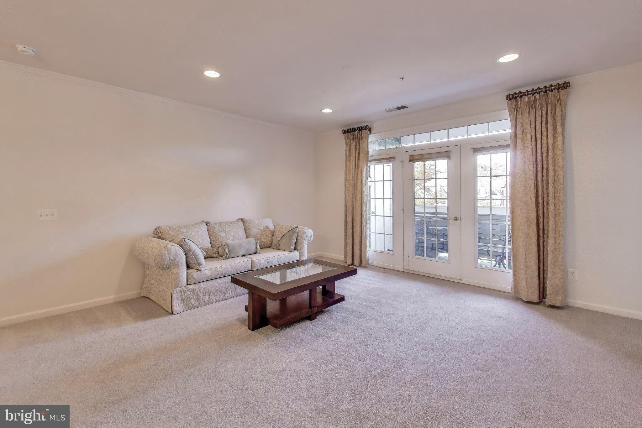 Real estate listing preview #8