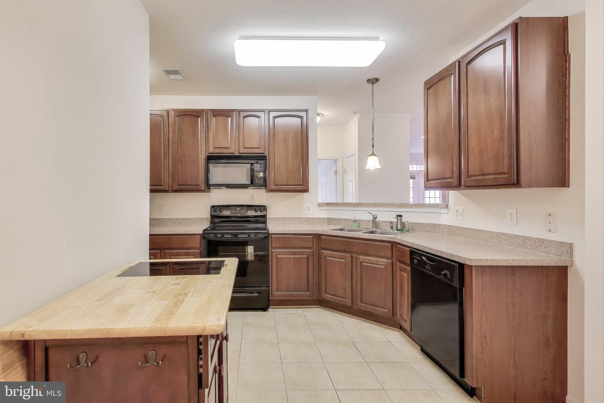 Real estate listing preview #10