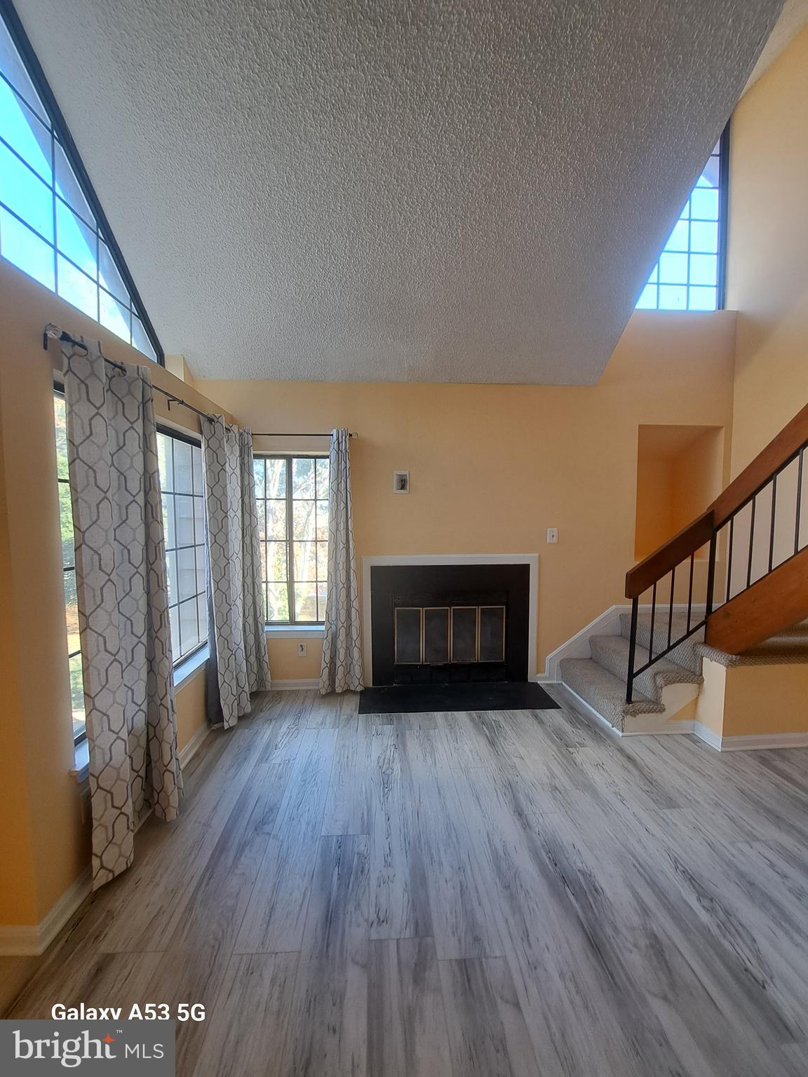 Real estate listing preview #12