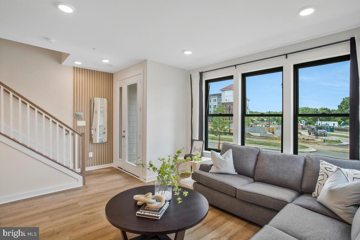 Real estate listing preview #6