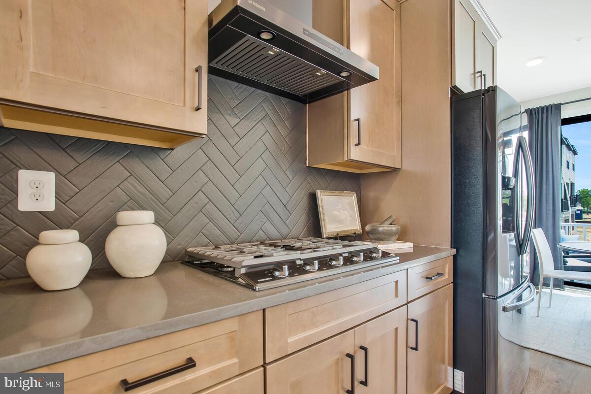 Real estate listing preview #3