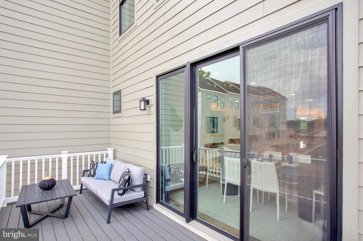 Real estate listing preview #12