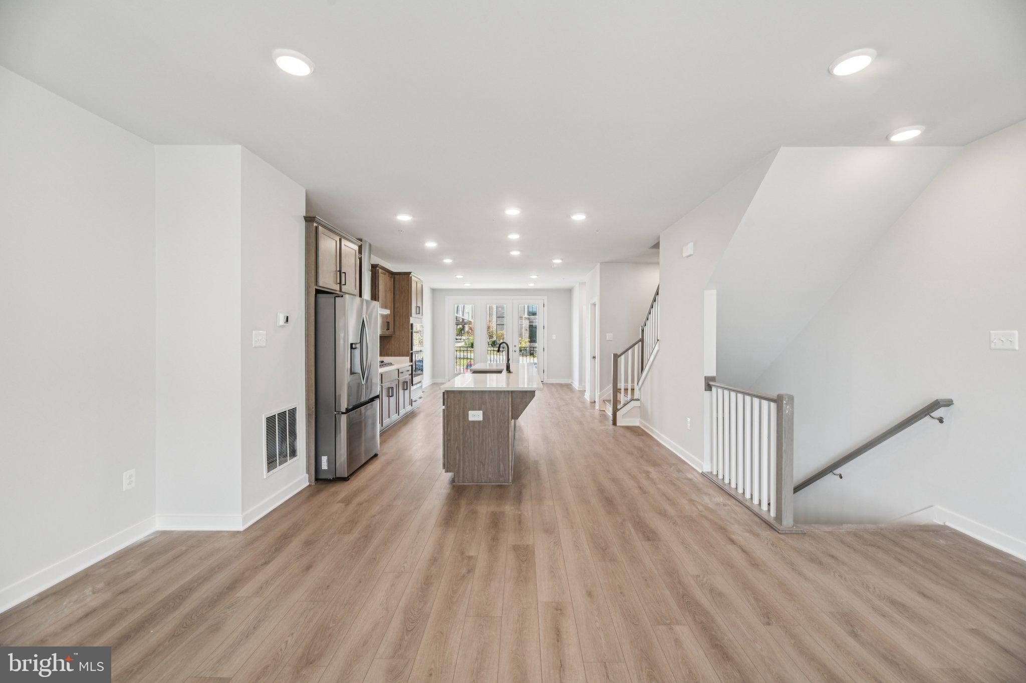 Real estate listing preview #8