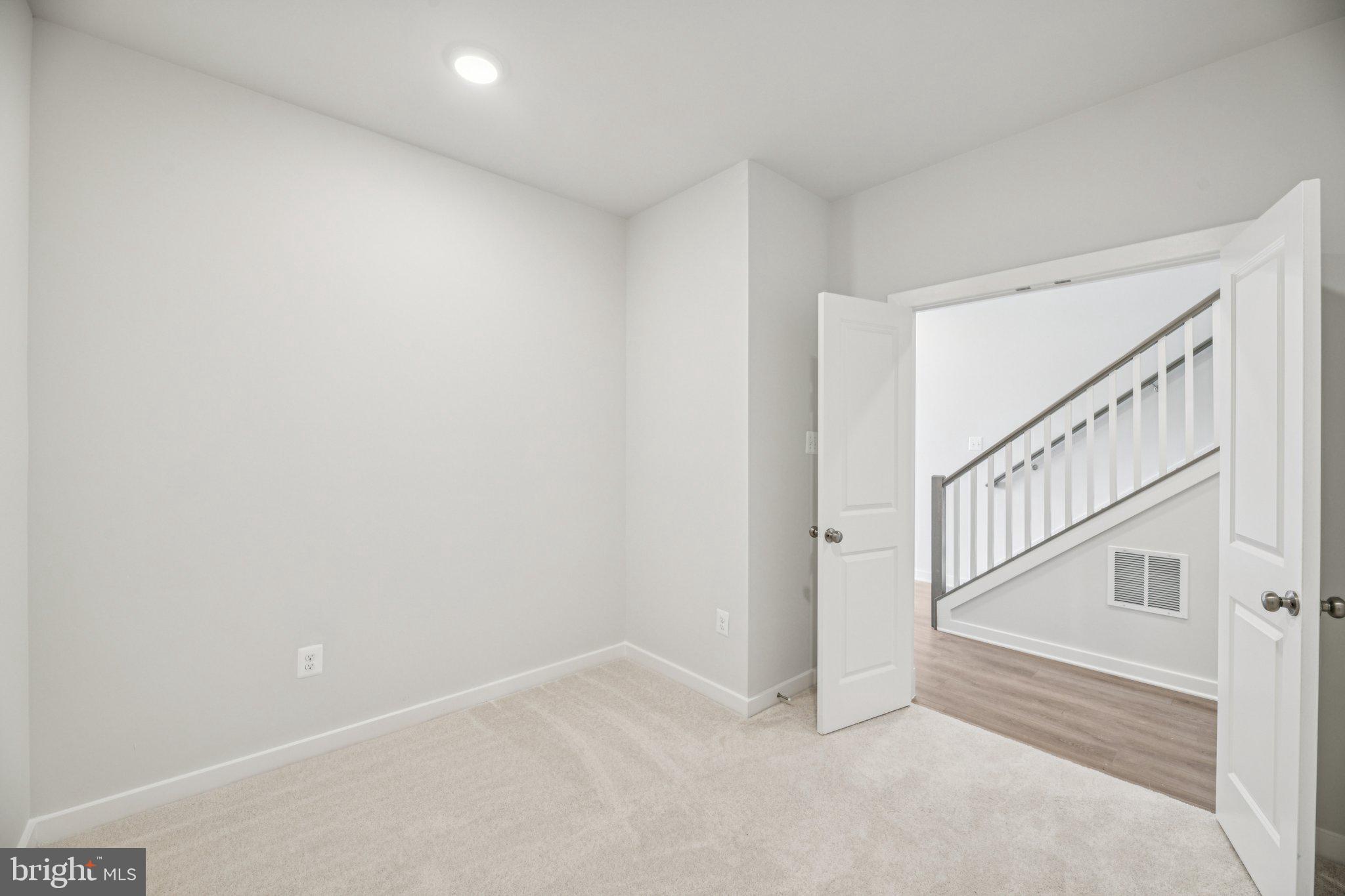 Real estate listing preview #33